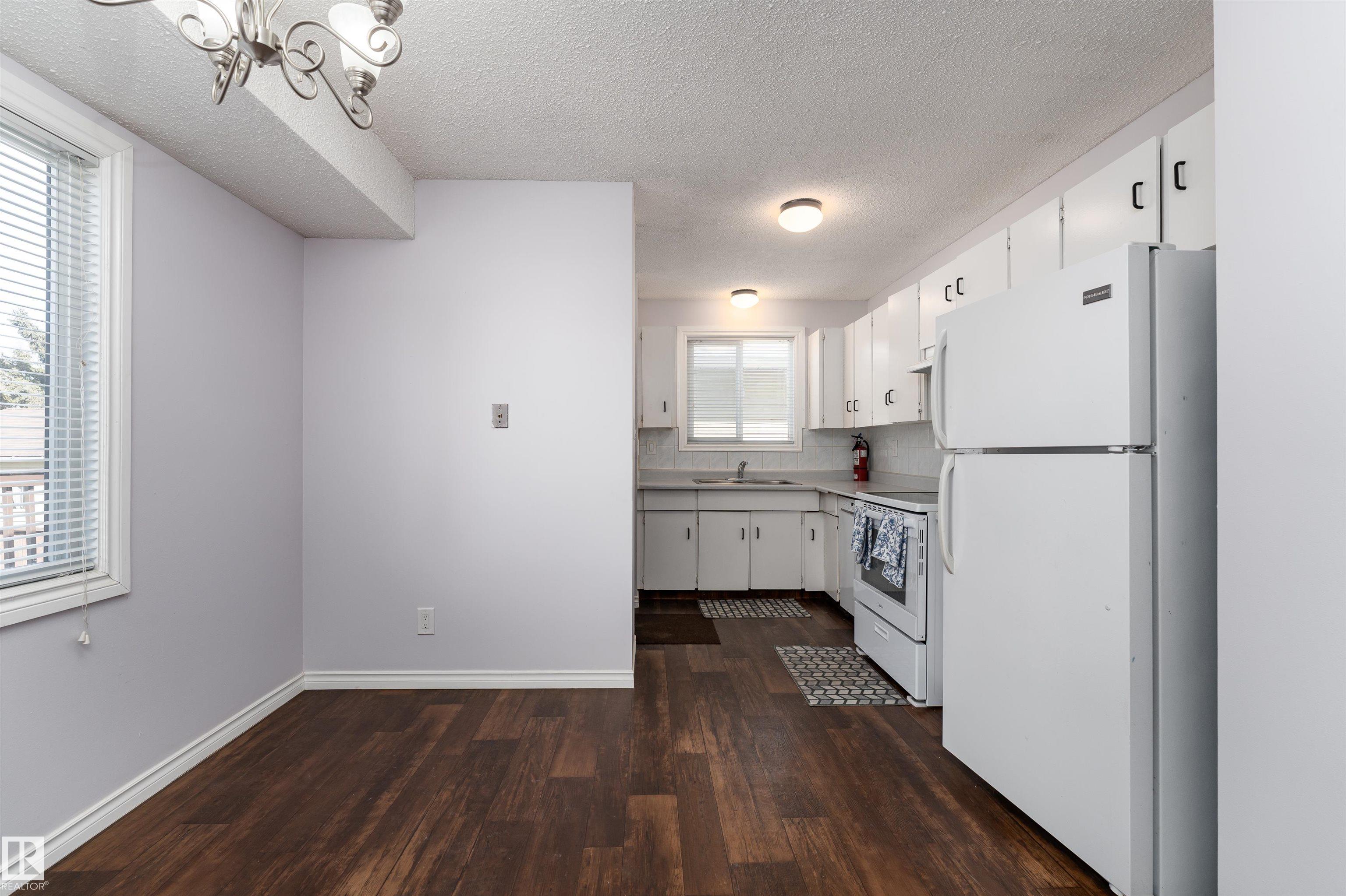 Photo 11 at 1518 Knottwood Road N NW, Ekota, Edmonton