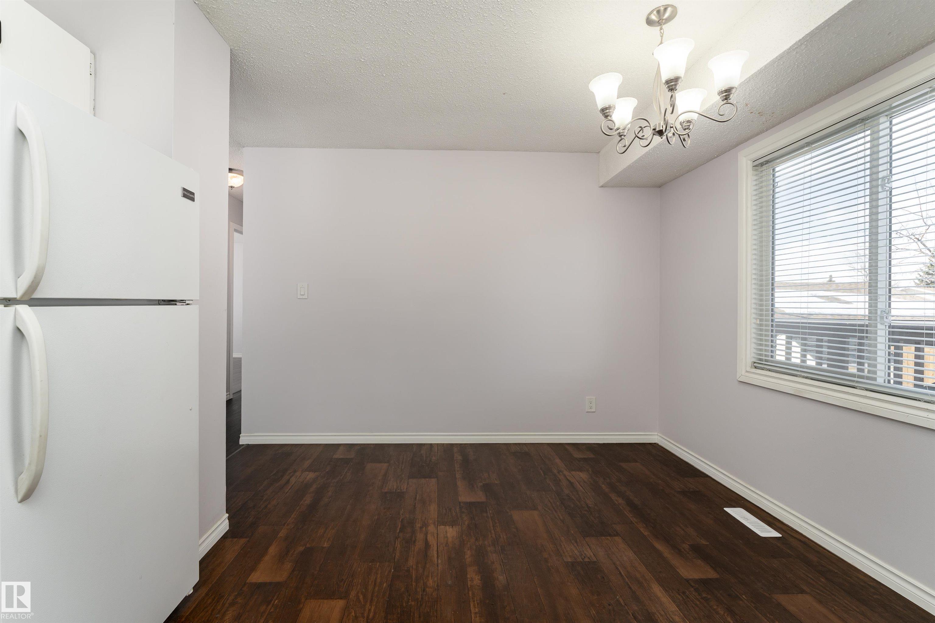 Photo 16 at 1518 Knottwood Road N NW, Ekota, Edmonton