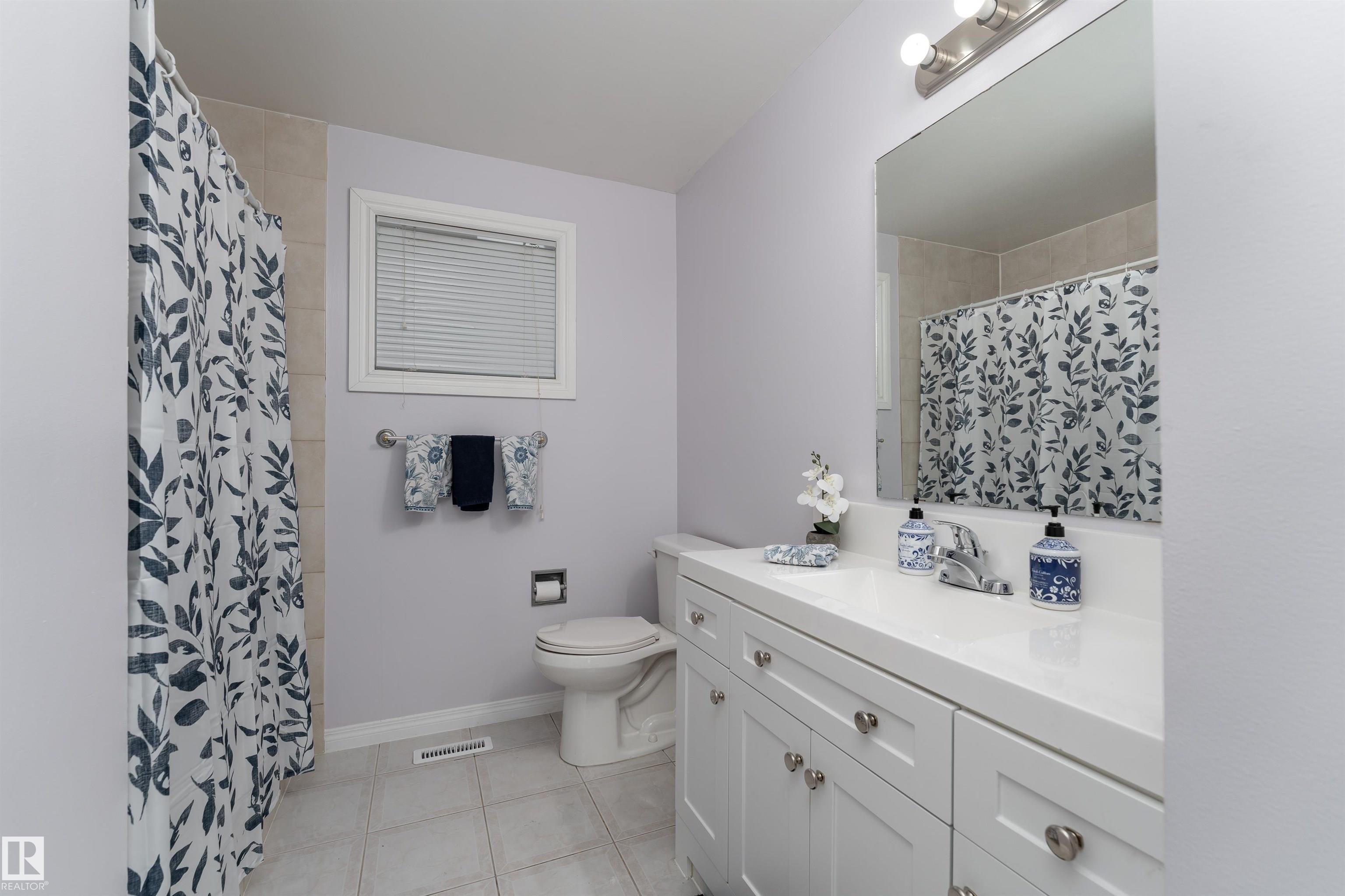 Photo 17 at 1518 Knottwood Road N NW, Ekota, Edmonton