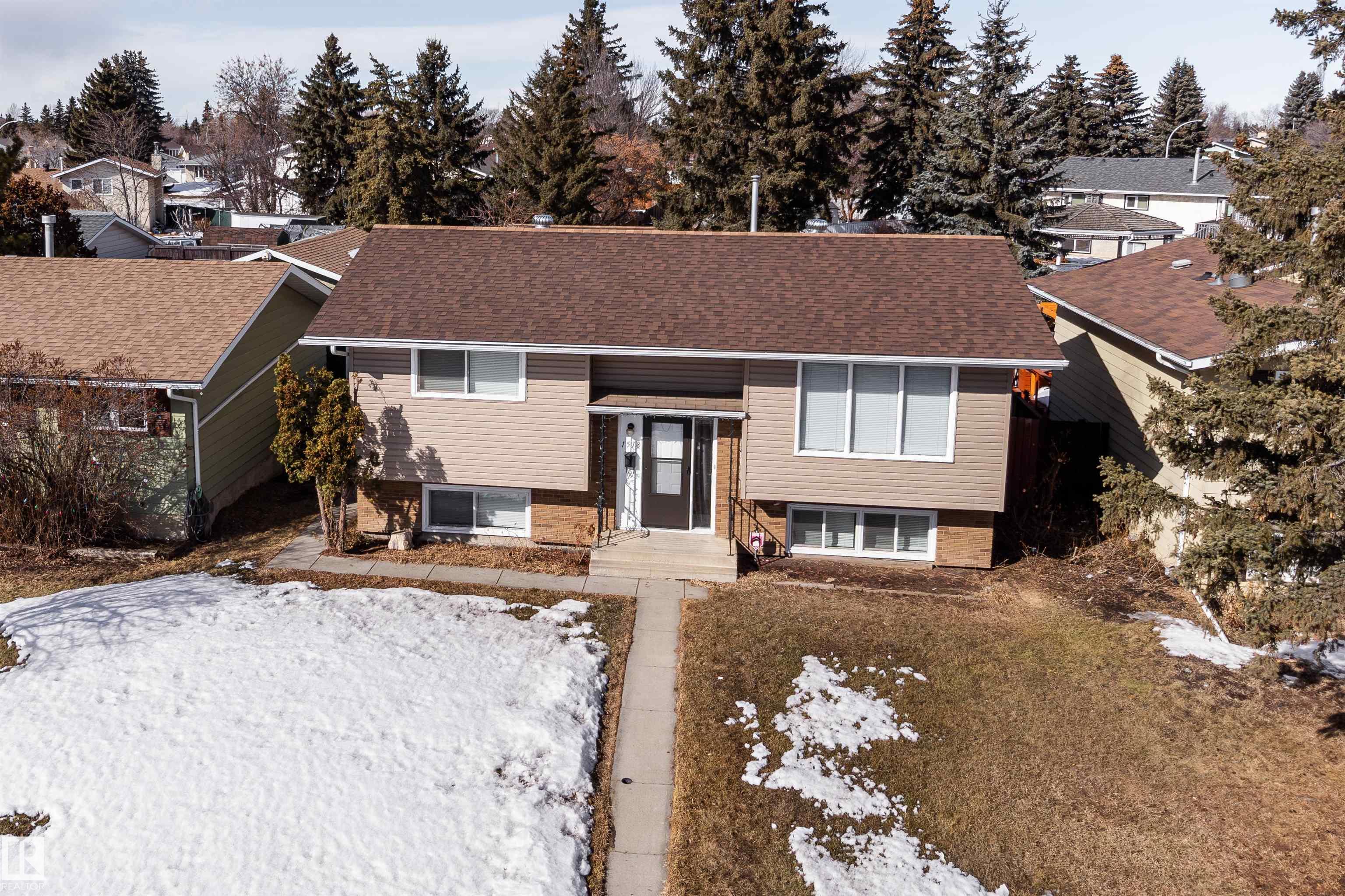 Photo 3 at 1518 Knottwood Road N NW, Ekota, Edmonton