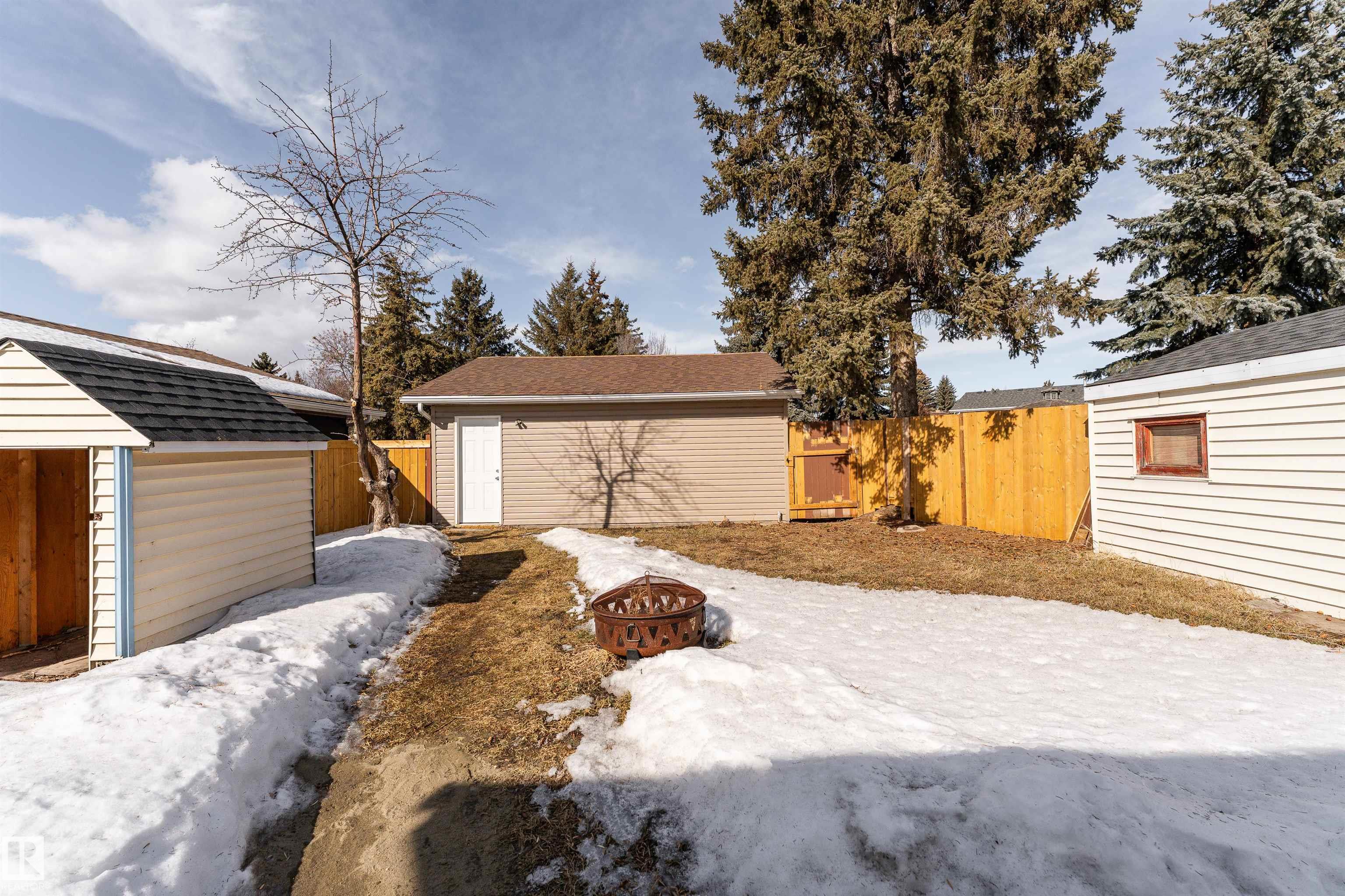 Photo 39 at 1518 Knottwood Road N NW, Ekota, Edmonton