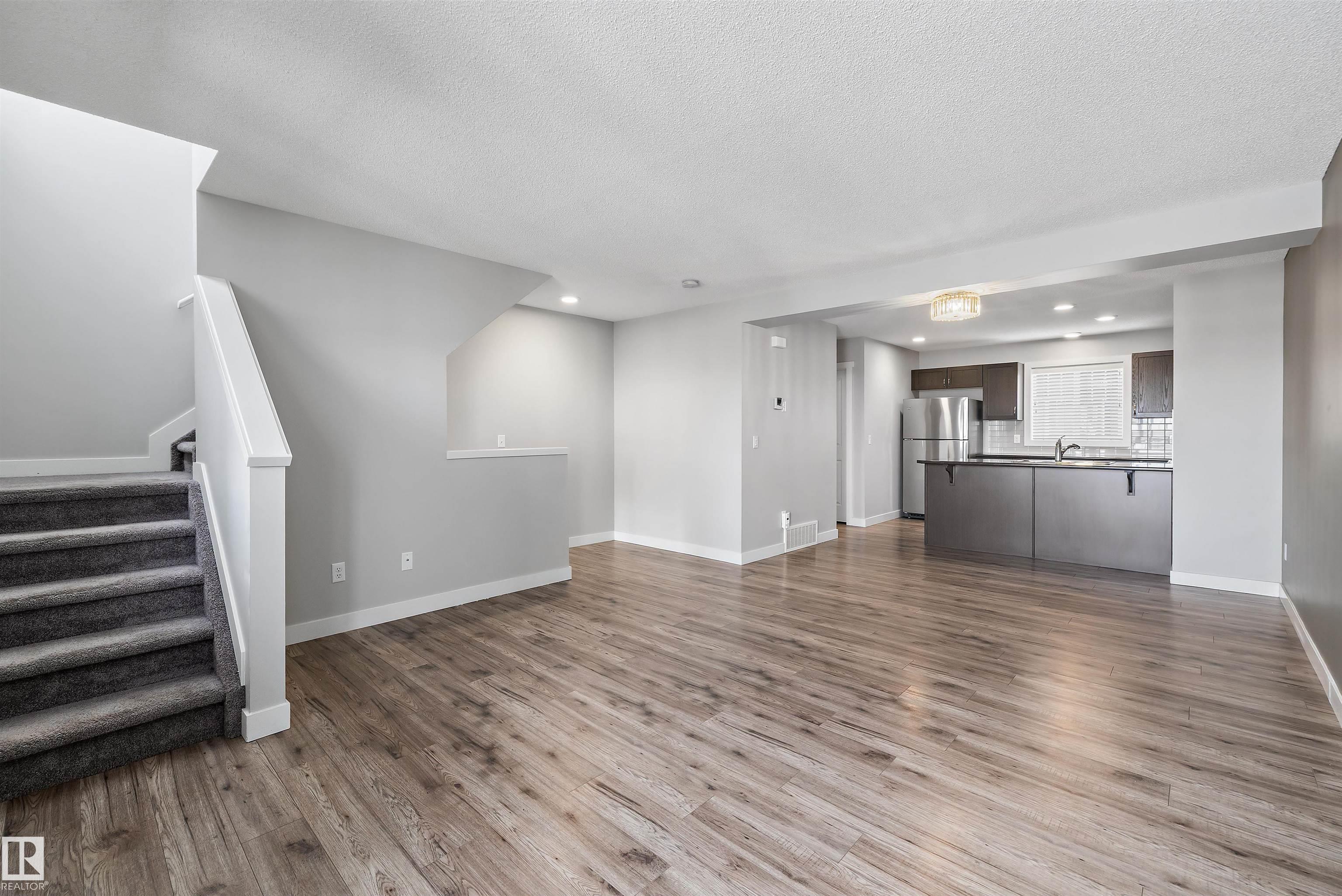 Photo 8 at 45 - 1005 Graydon Hill Boulevard SW, Graydon Hill, Edmonton