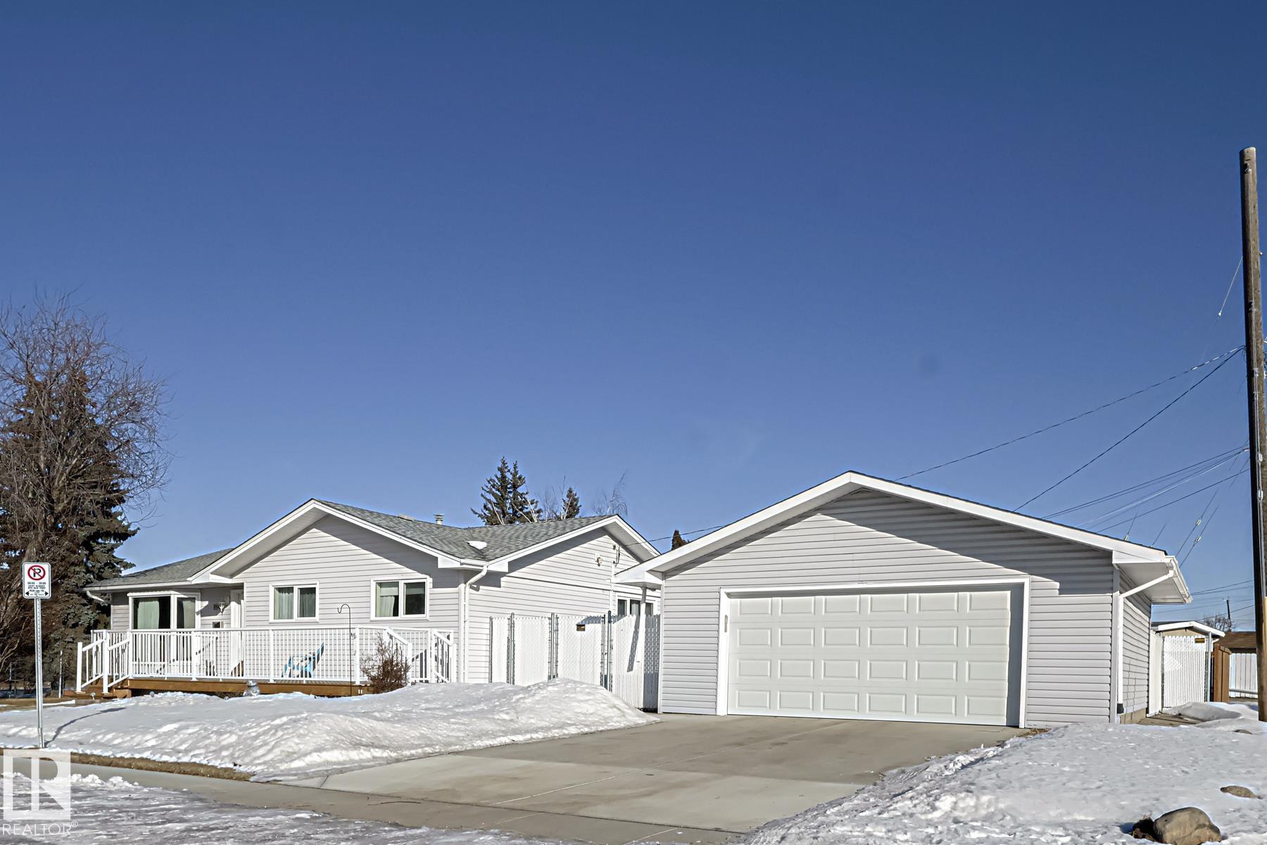 11148 41 Avenue NW, Royal Gardens, Edmonton photo 1