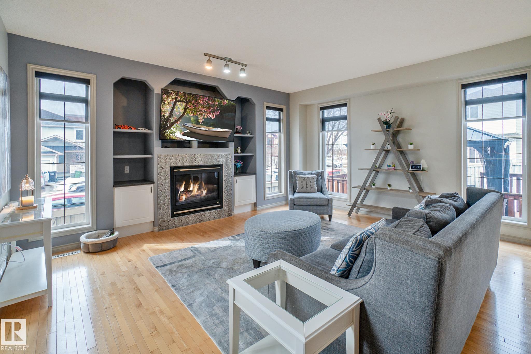 Photo 5 at 3804 Mclean Close SW, Macewan, Edmonton