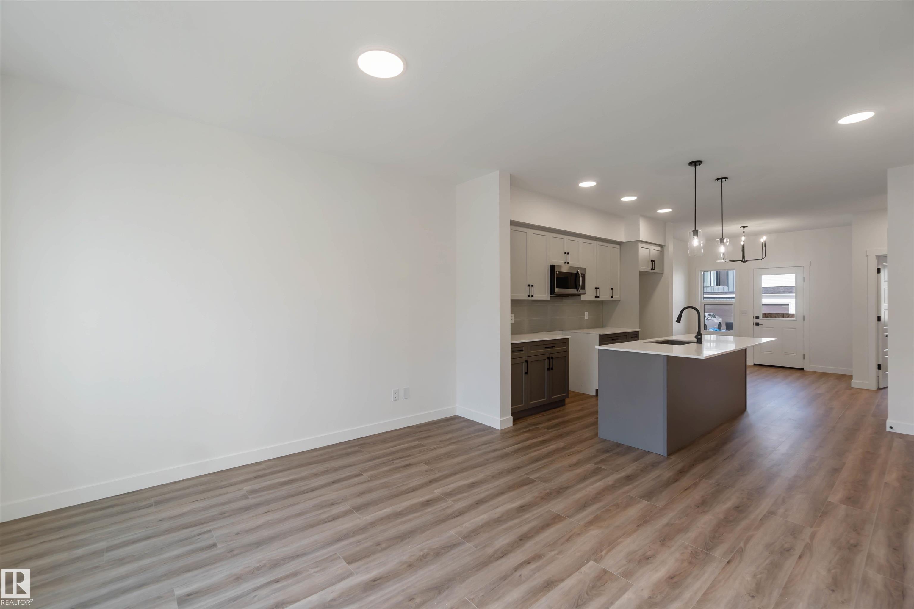 Photo 4 at 1060 14 Avenue NW, Aster, Edmonton