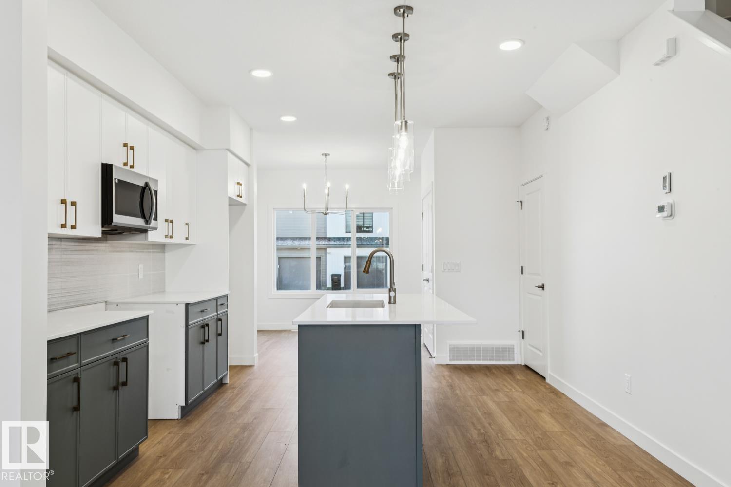 Picture for 6261 175A AV NW