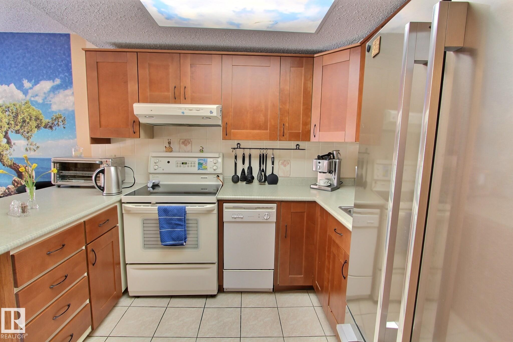 Photo 4 at 230 Chateau Place NW, Belmead, Edmonton