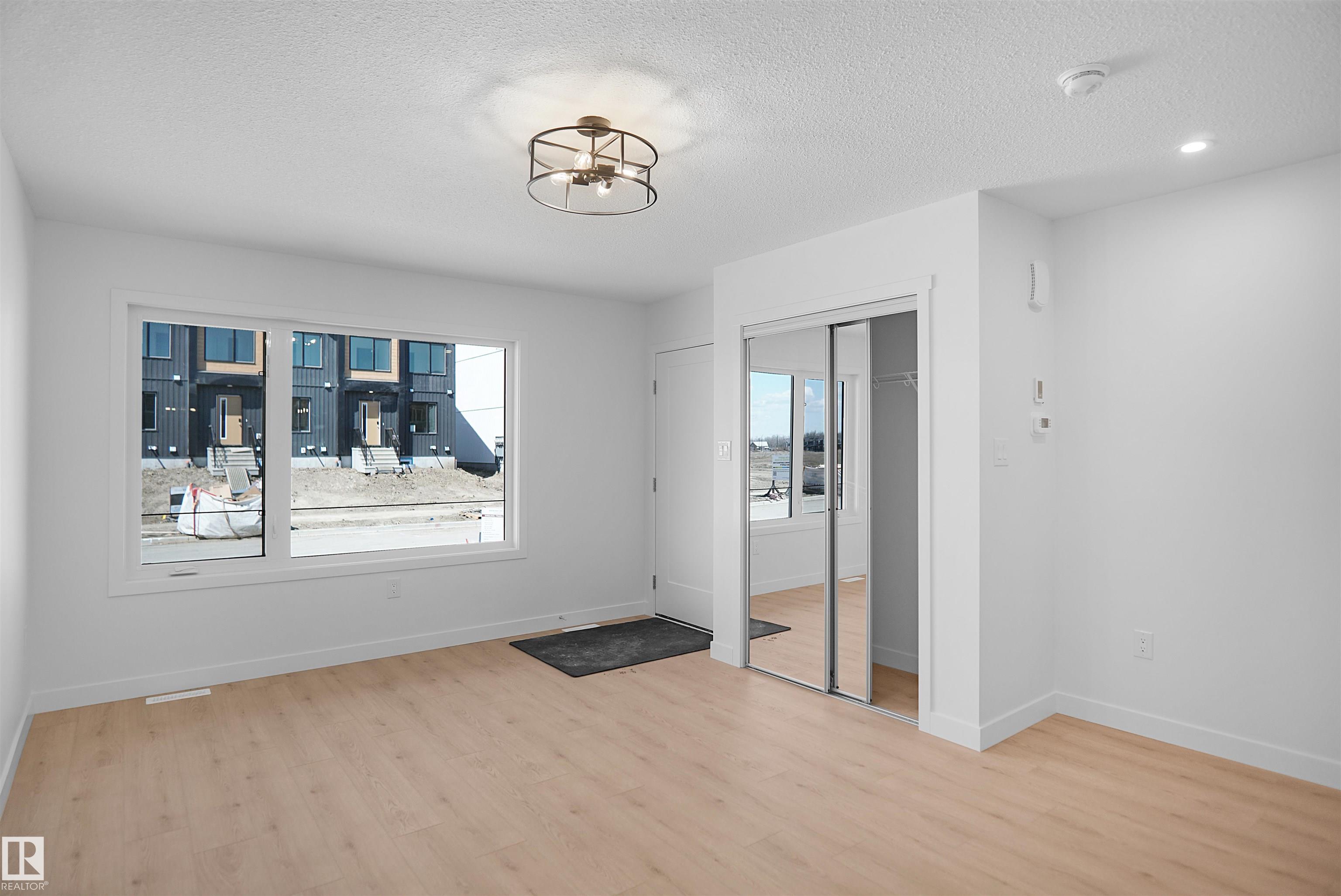 https://zimg.paragon.ice.com/ParagonImages/Property/PM/RAE/225390081/6/0/0/d9365cbfc56c3b896bf06ef0ede854c2/1/a985c17a8b637eb78e4db0516e017526/225390081-c7c761aa-5e24-4055-ba23-6330c471efe5.JPG