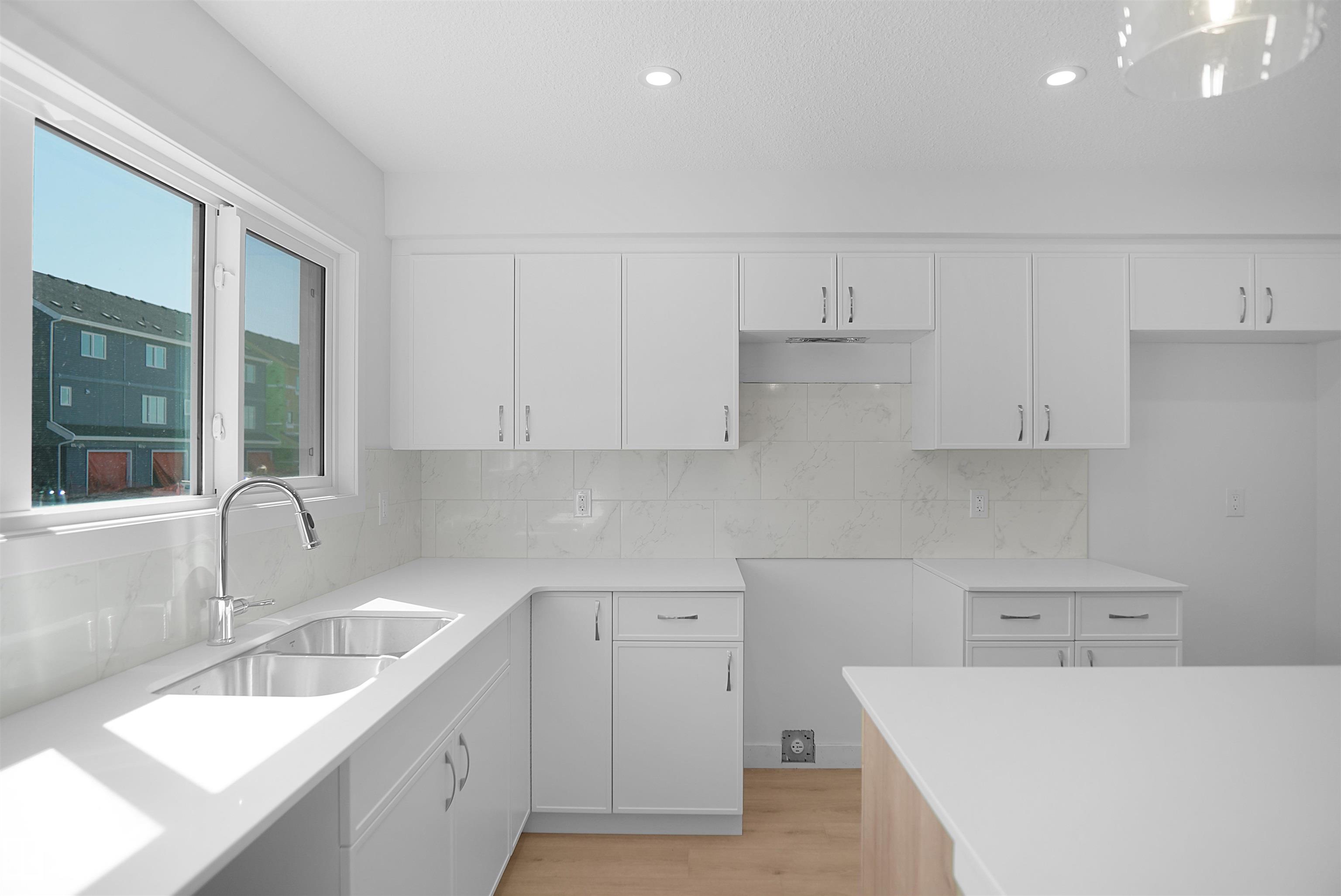 https://zimg.paragon.ice.com/ParagonImages/Property/PM/RAE/225390082/10/0/0/6b9e6cda0aa2ad0d60a06e9f5eb4fa9c/1/845a0c8134bafbf9237ce3467f03a827/225390082-c3fbfea5-01f5-423e-ad3a-b3013cbfad74.JPG