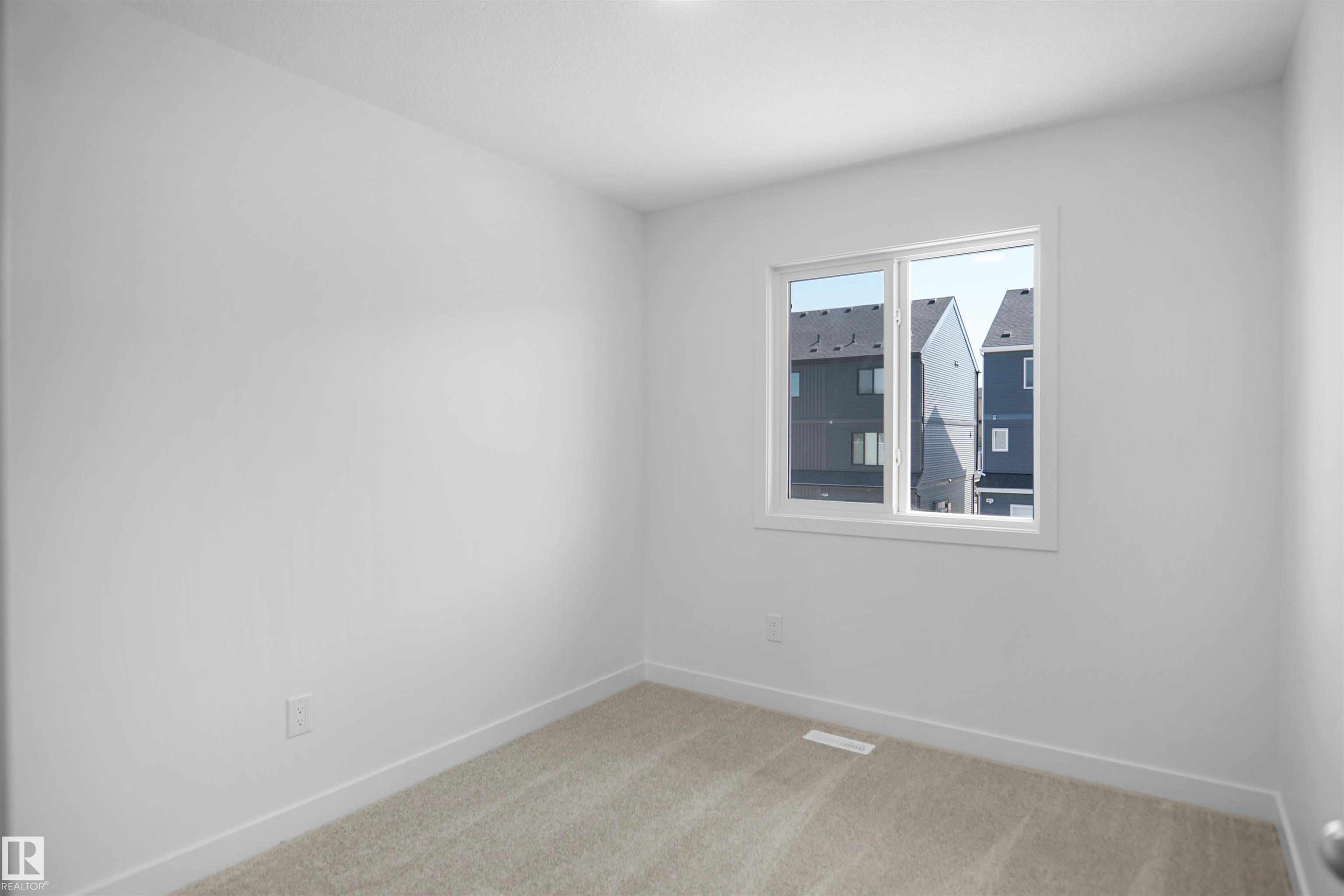 https://zimg.paragon.ice.com/ParagonImages/Property/PM/RAE/225390082/20/0/0/22a4986e208ea0bf4d1dad0b61a342ab/1/845a0c8134bafbf9237ce3467f03a827/225390082-06f9586d-f8f0-4b54-bef6-af014855ad10.JPG