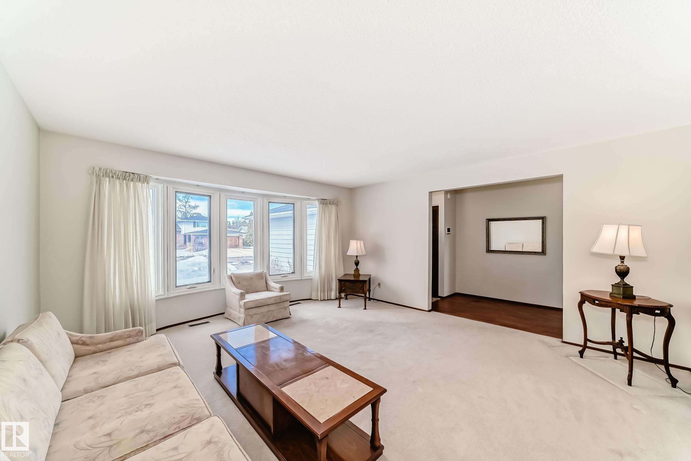 Photo 7 at 4231 110 Street NW, Rideau Park, Edmonton