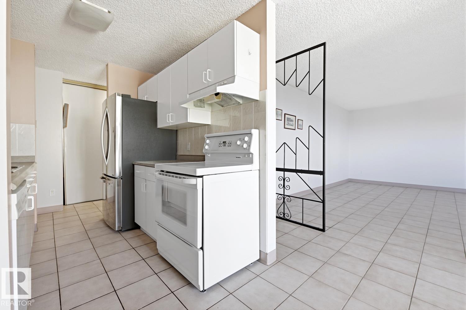 Photo 14 at 802 - 10155 114 Street NW, Wîhkwêntôwin, Edmonton