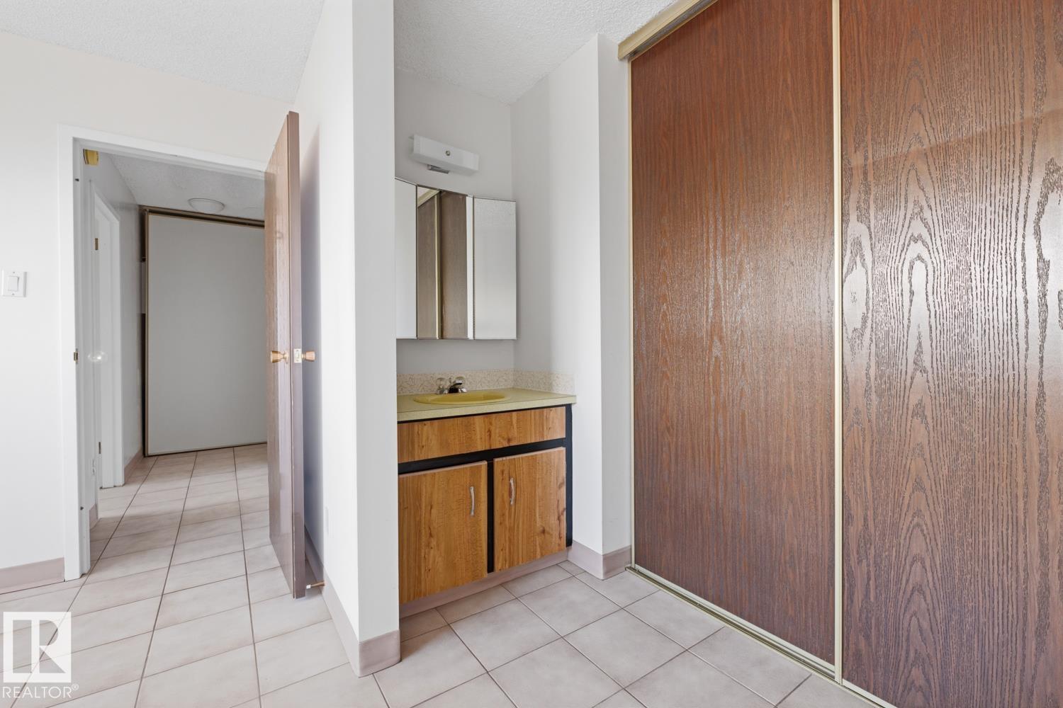 Photo 19 at 802 - 10155 114 Street NW, Wîhkwêntôwin, Edmonton