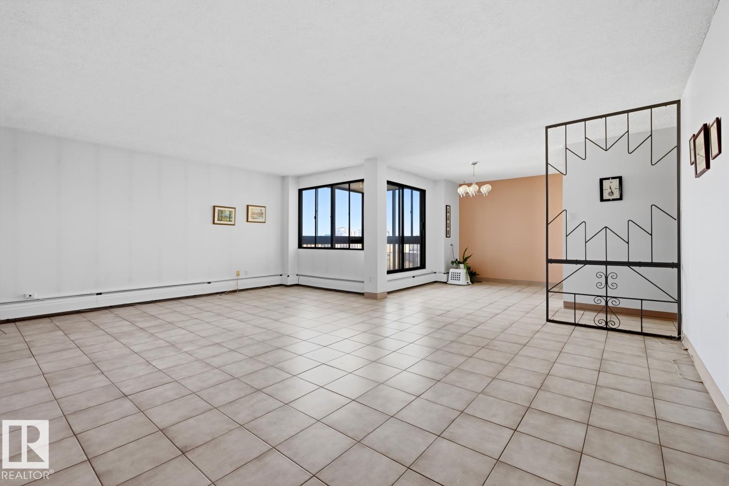 Photo 3 at 802 - 10155 114 Street NW, Wîhkwêntôwin, Edmonton