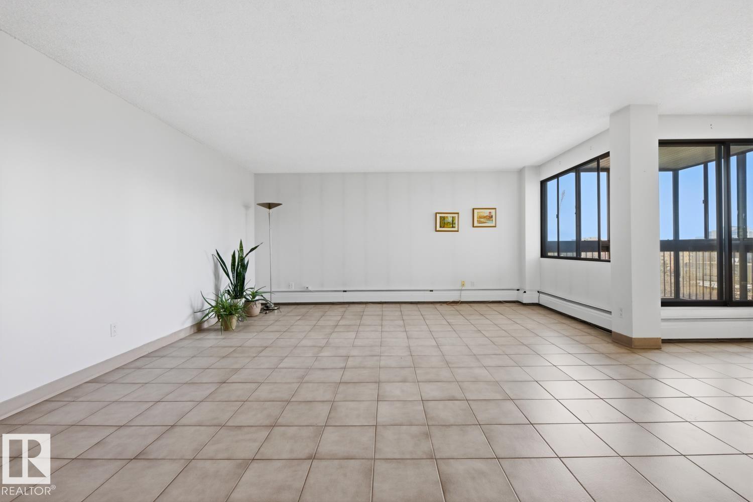 Photo 4 at 802 - 10155 114 Street NW, Wîhkwêntôwin, Edmonton