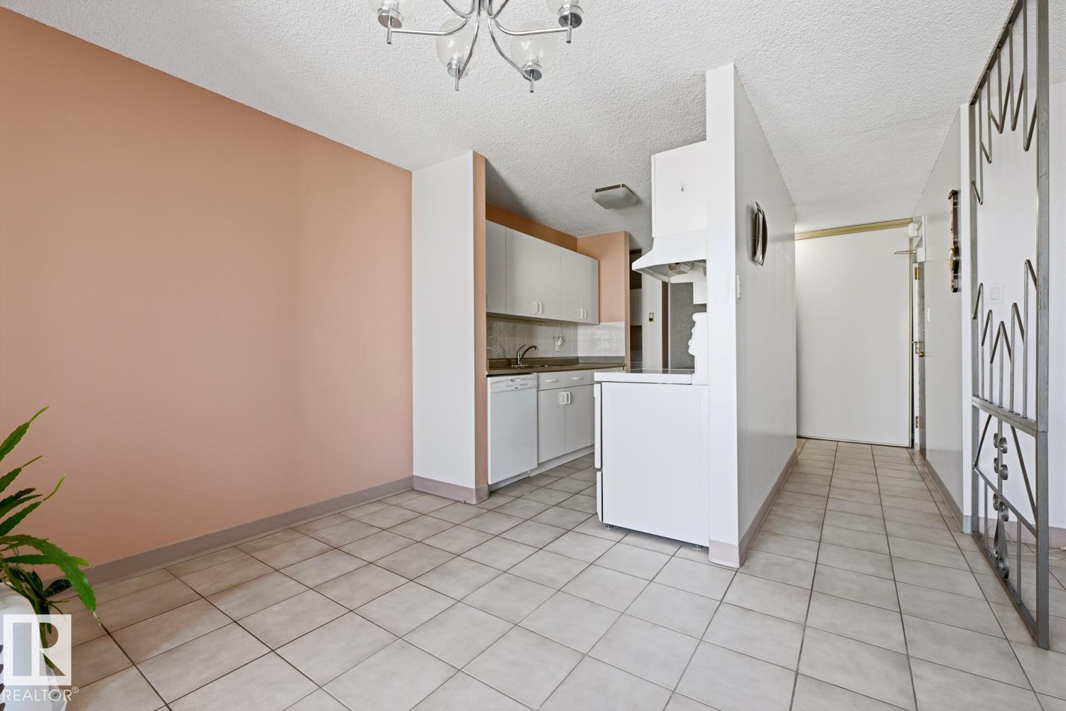 Photo 10 at 802 - 10155 114 Street NW, Wîhkwêntôwin, Edmonton