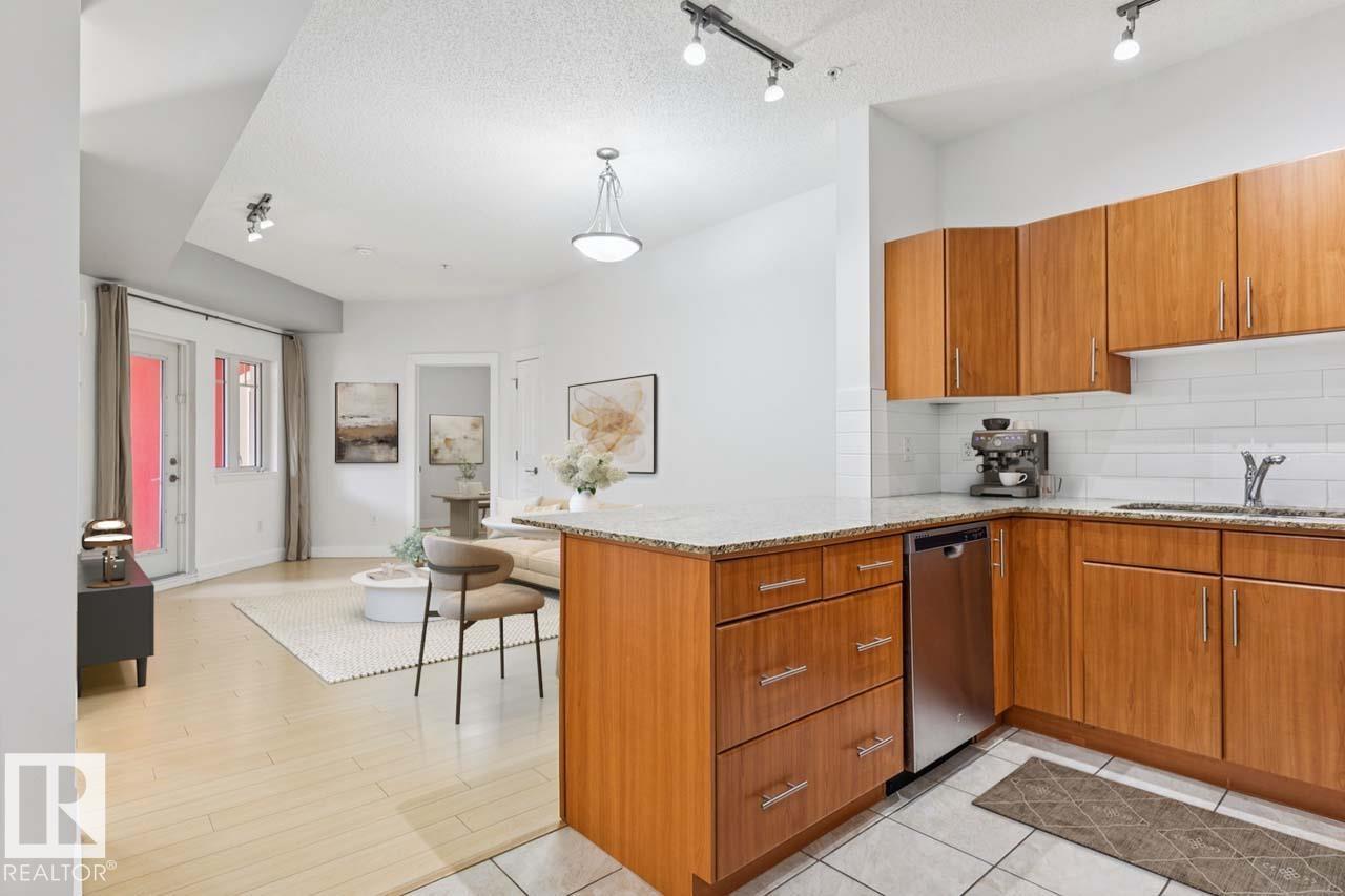 Photo 5 at 213 - 10333 112 Street NW, Wîhkwêntôwin, Edmonton