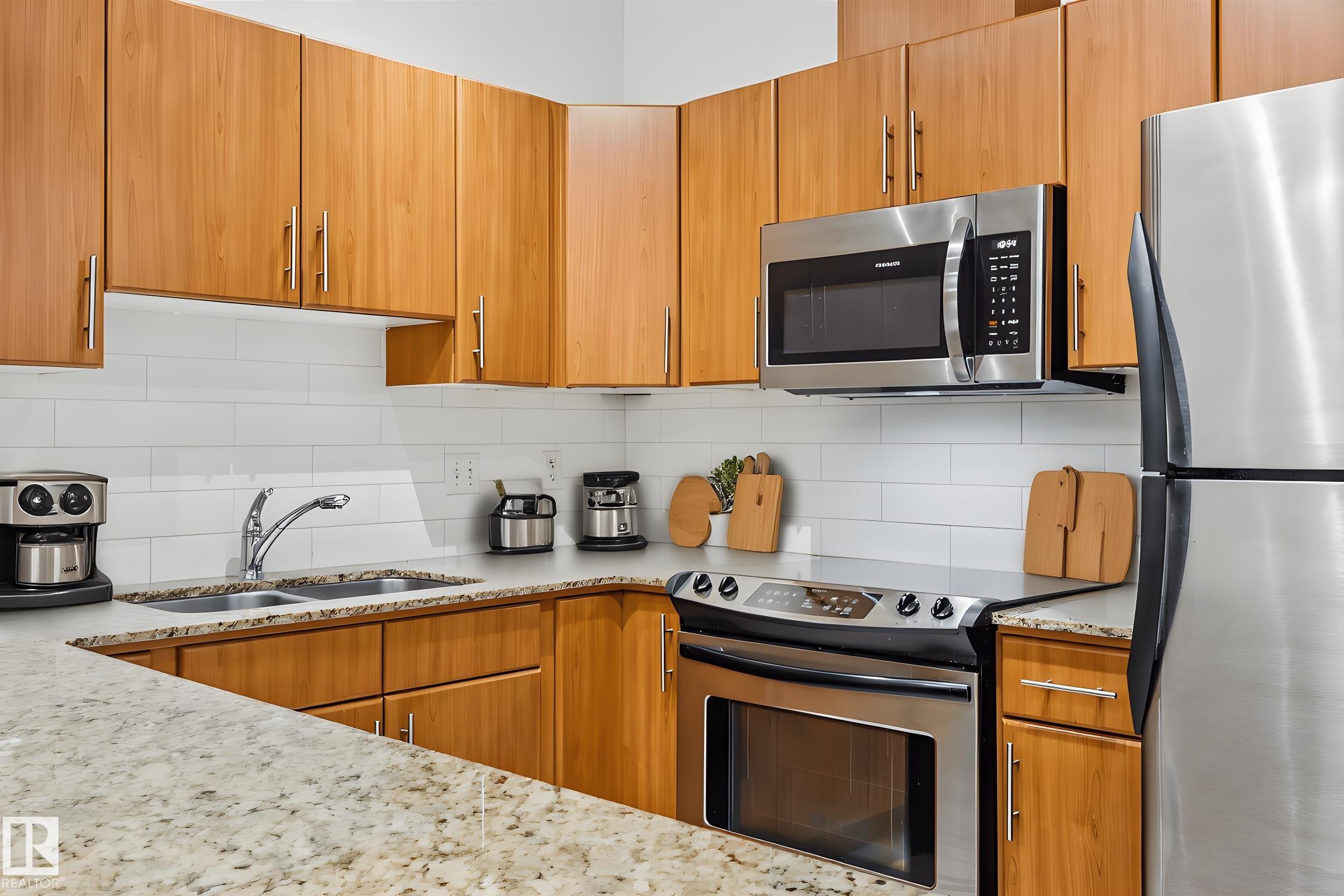 Photo 7 at 213 - 10333 112 Street NW, Wîhkwêntôwin, Edmonton