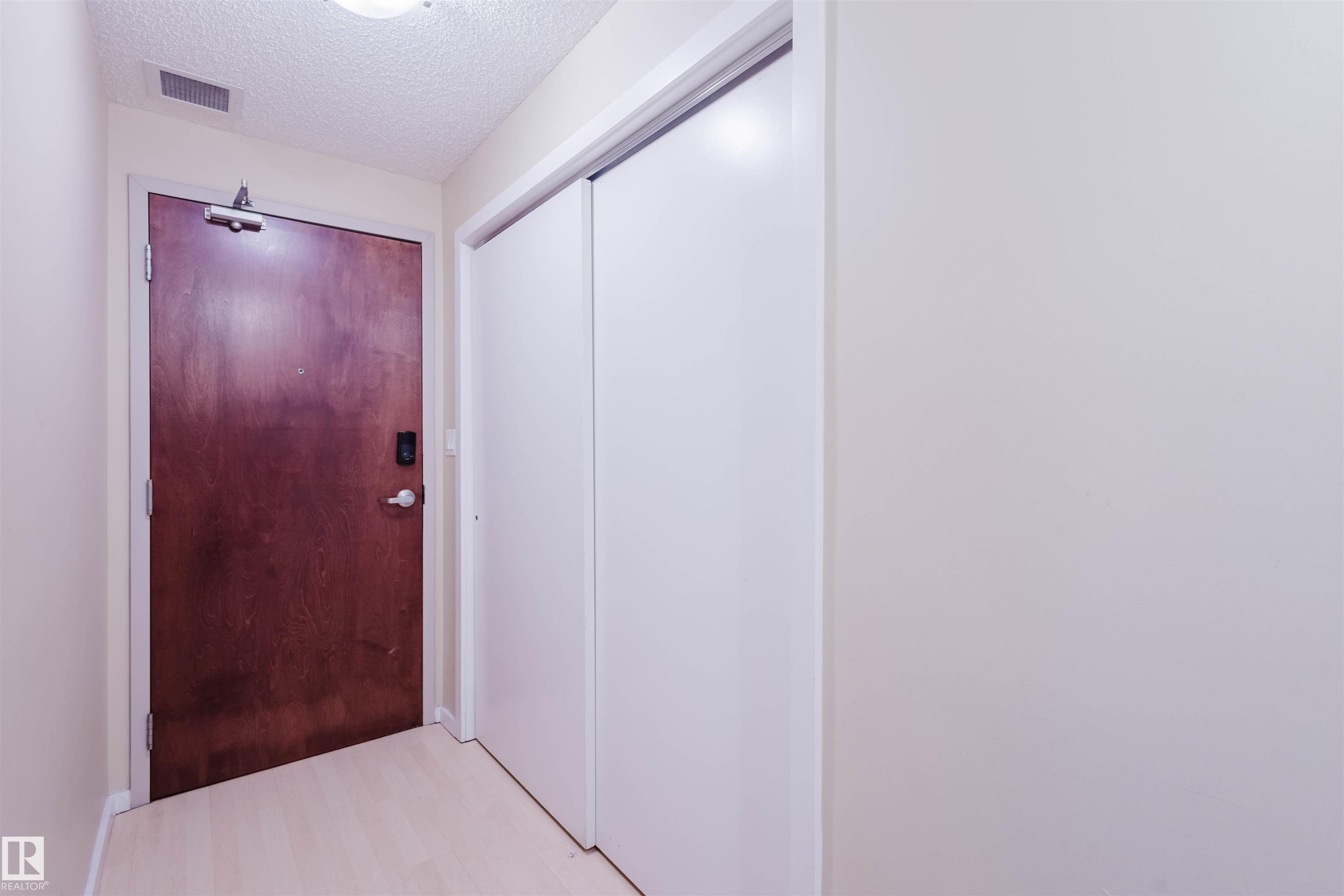 Photo 4 at 207 - 9910 111 Street NW, Wîhkwêntôwin, Edmonton