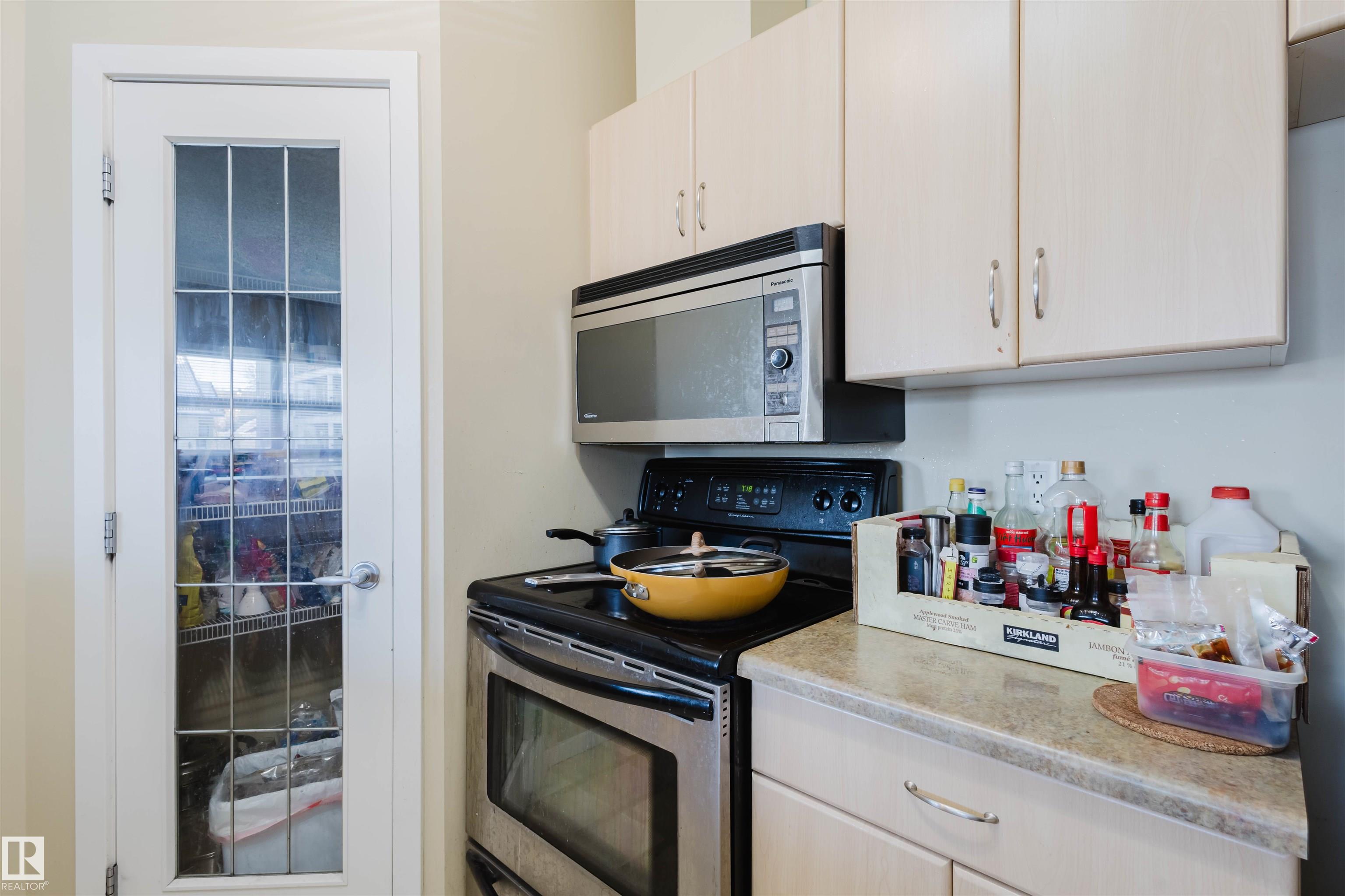 Photo 7 at 207 - 9910 111 Street NW, Wîhkwêntôwin, Edmonton