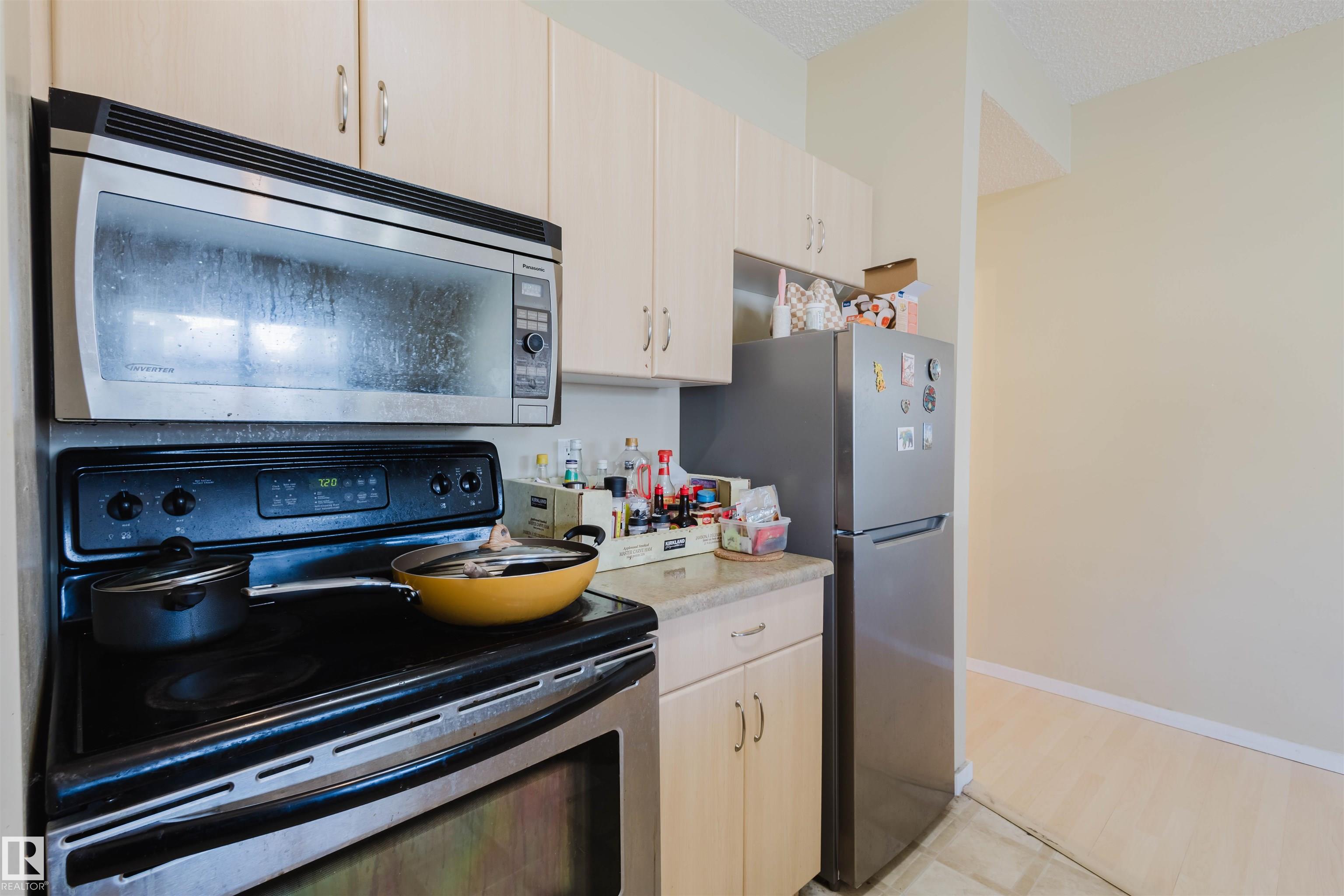 Photo 10 at 207 - 9910 111 Street NW, Wîhkwêntôwin, Edmonton