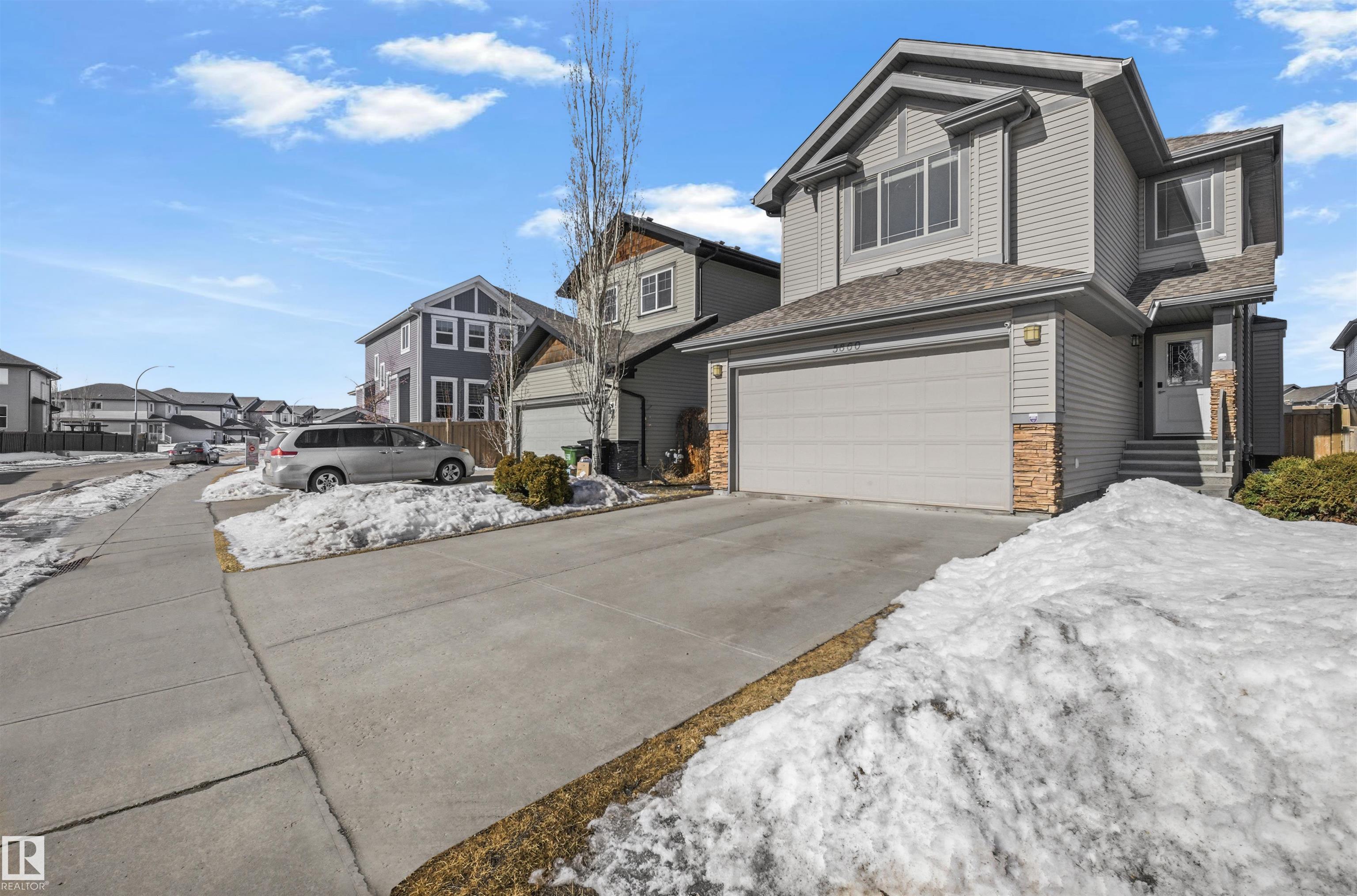 Photo 2 at 5860 168 Avenue NW, McConachie Area, Edmonton