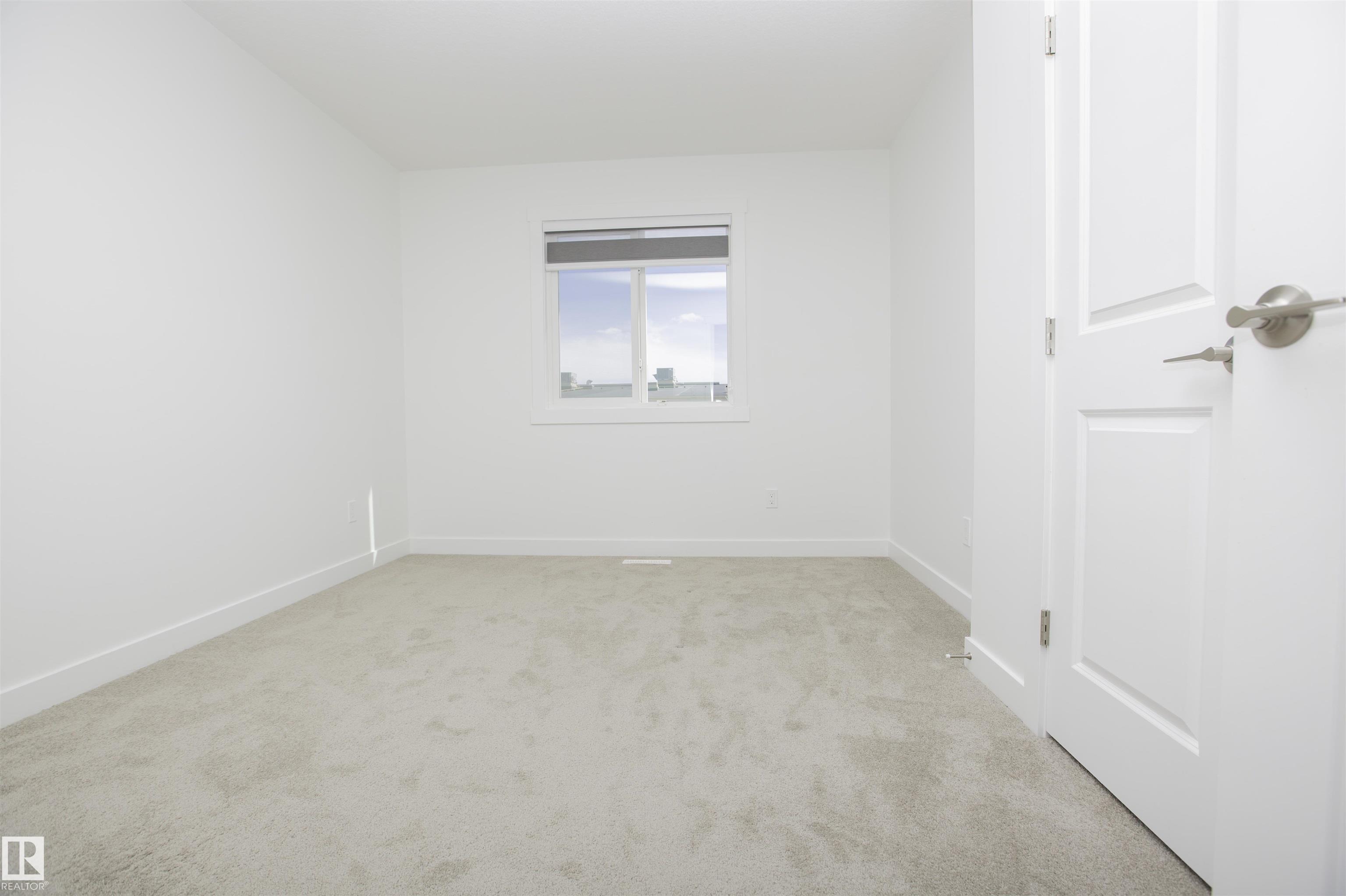 https://zimg.paragon.ice.com/ParagonImages/Property/PM/RAE/225390120/41/0/0/01eac1c498c81cbbc6afae3bf97076ca/1/a465a7f6eedde6e21b2aeb4d88484230/225390120-b2580121-457e-4477-aa20-f032775d6a54.JPG