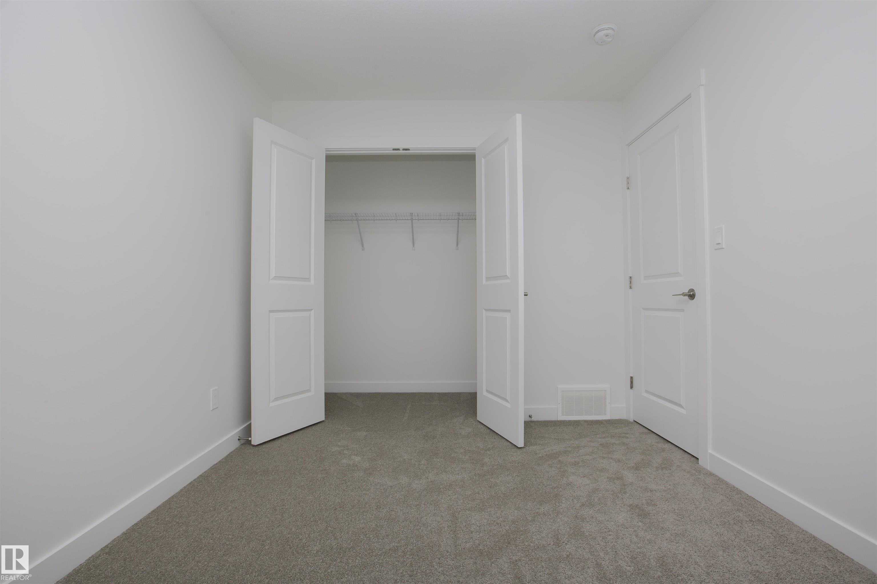 https://zimg.paragon.ice.com/ParagonImages/Property/PM/RAE/225390120/42/0/0/fd9520995827feb1d13e0cbb0f6624b2/1/a465a7f6eedde6e21b2aeb4d88484230/225390120-e6a41e29-0fad-47fc-bf20-ab6606831105.JPG