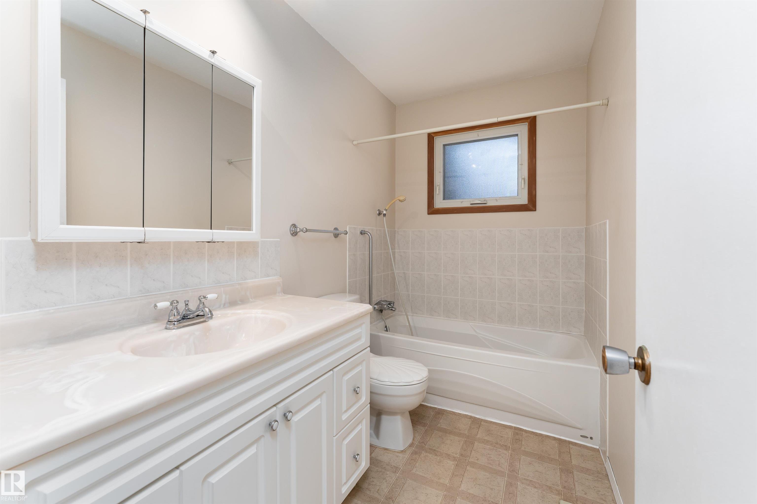 Photo 14 at 691 Alder Avenue, Maplewood, Sherwood Park