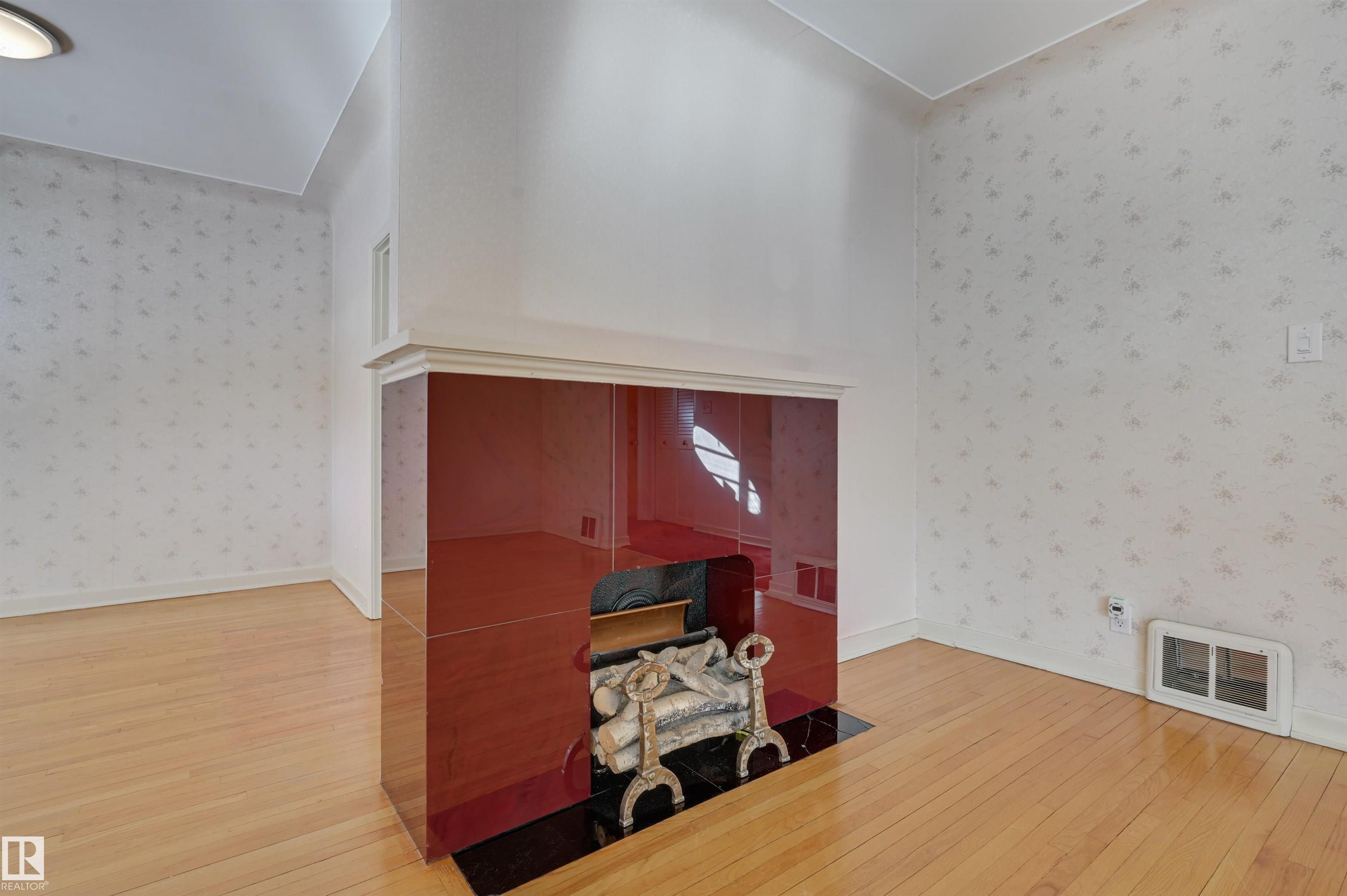 Photo 11 at 11115 60 Street NW, Highlands, Edmonton