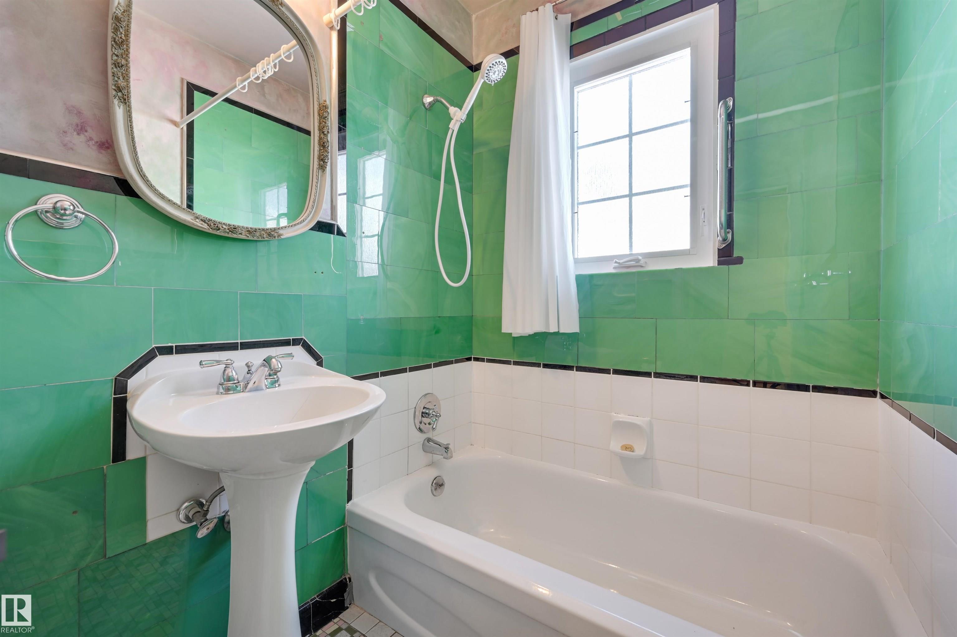 Photo 35 at 11115 60 Street NW, Highlands, Edmonton