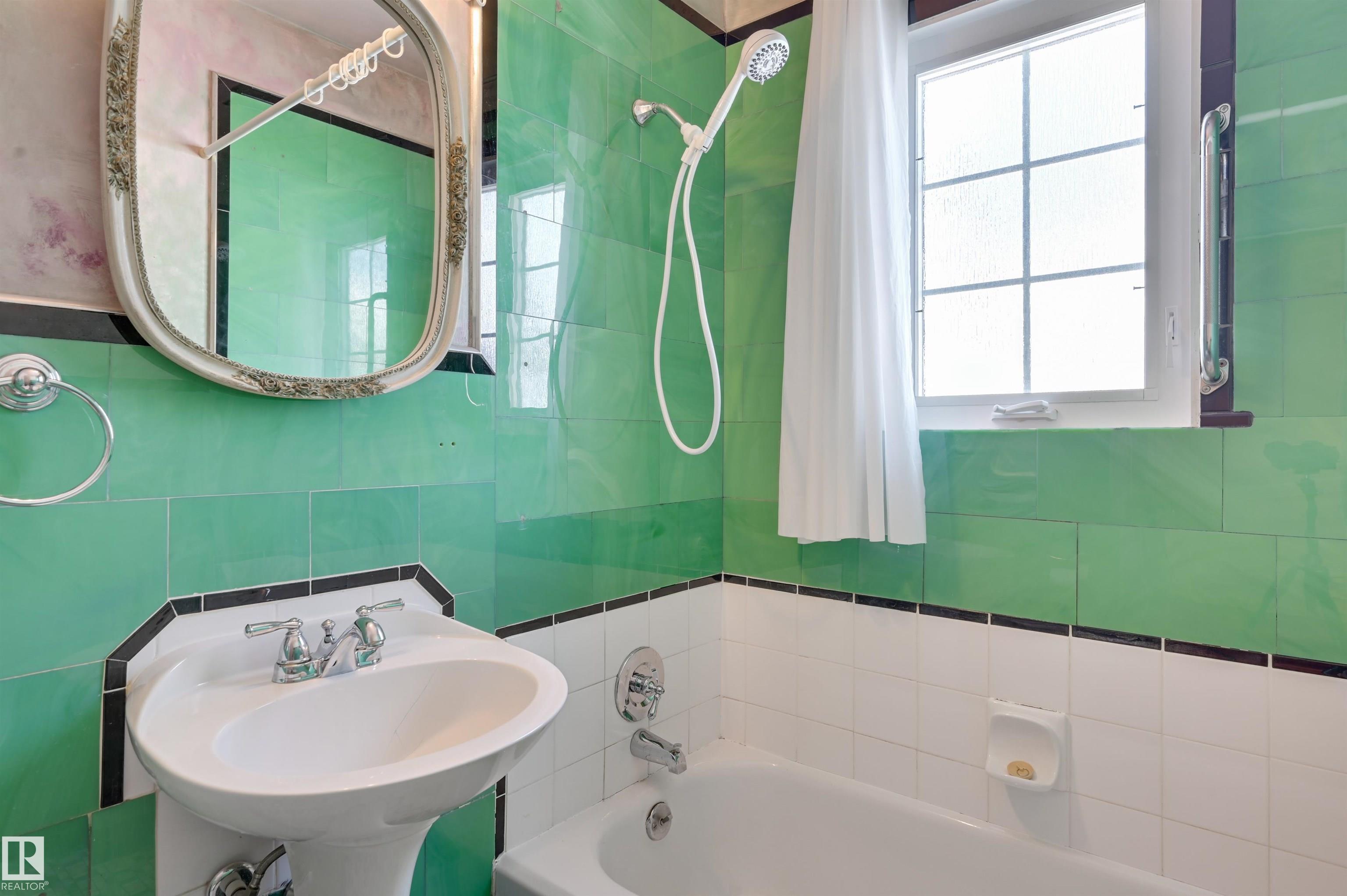 Photo 37 at 11115 60 Street NW, Highlands, Edmonton