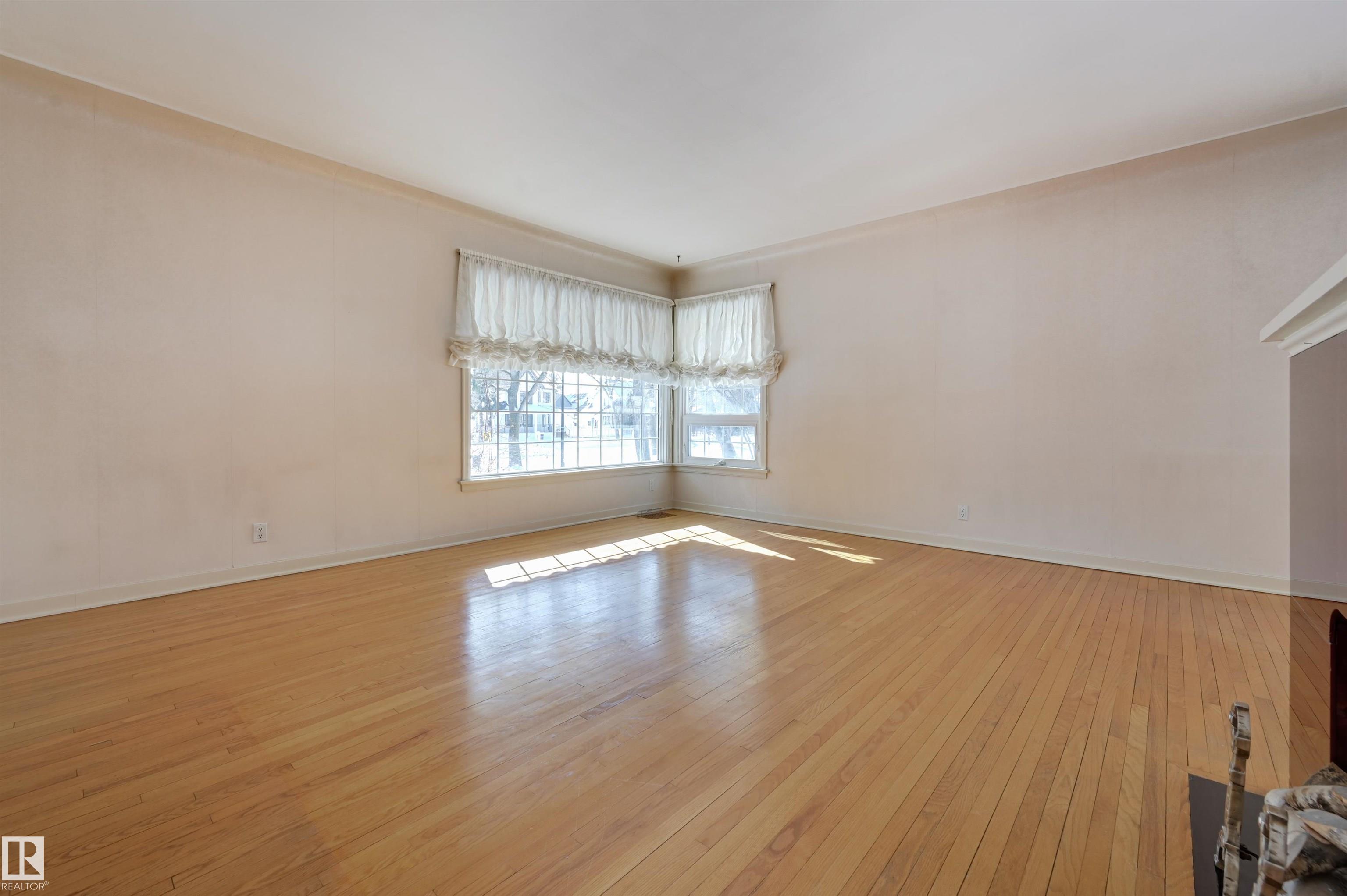 Photo 7 at 11115 60 Street NW, Highlands, Edmonton