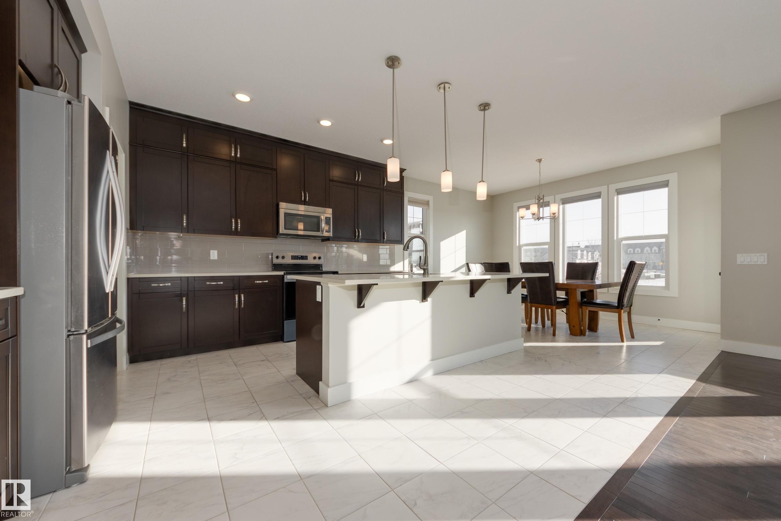 https://zimg.paragon.ice.com/ParagonImages/Property/PM/RAE/225390150/8/0/0/244de1116f3bdbd8bf64465260322c4a/1/a72b9e729f83cd456cb18a5c44b14640/225390150-aa47568d-a431-418f-bedc-c8f6c8ebac75.JPG