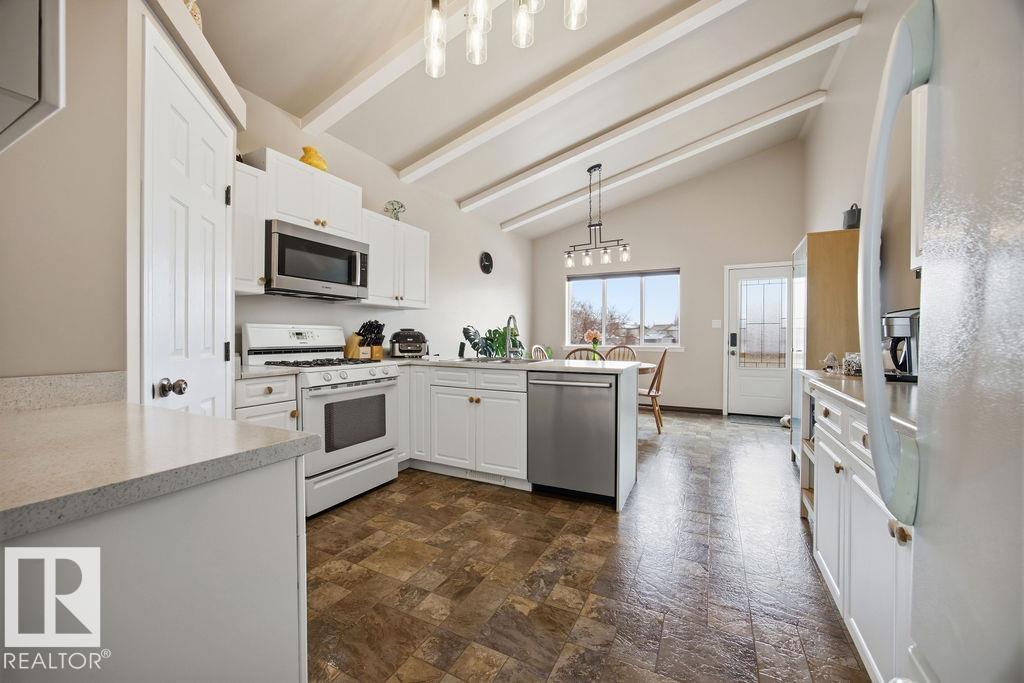 9007 166 Avenue NW, Eaux Claires, Edmonton photo number 2