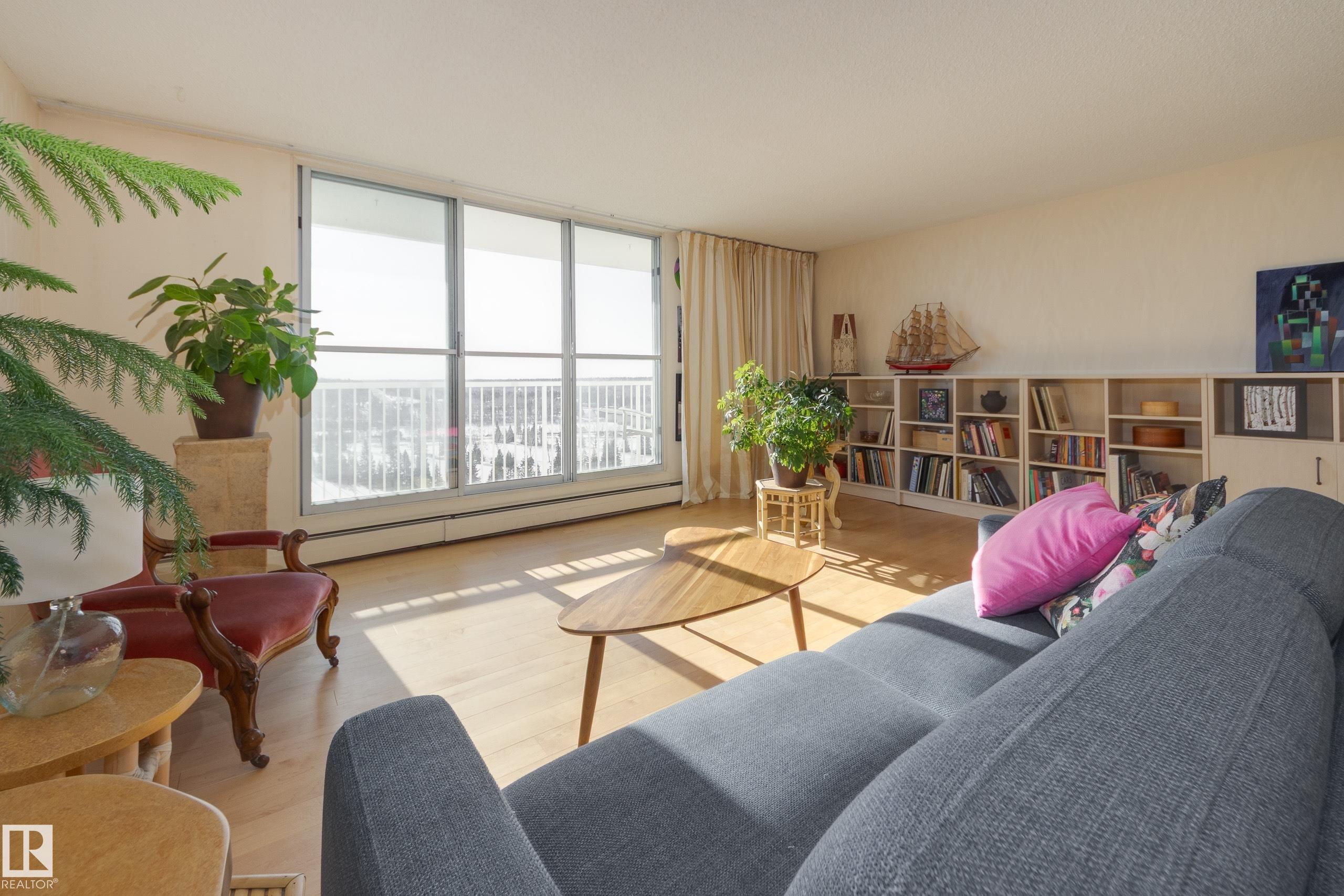 306 - 12121 Jasper Avenue NW, Wîhkwêntôwin, Edmonton photo number 2