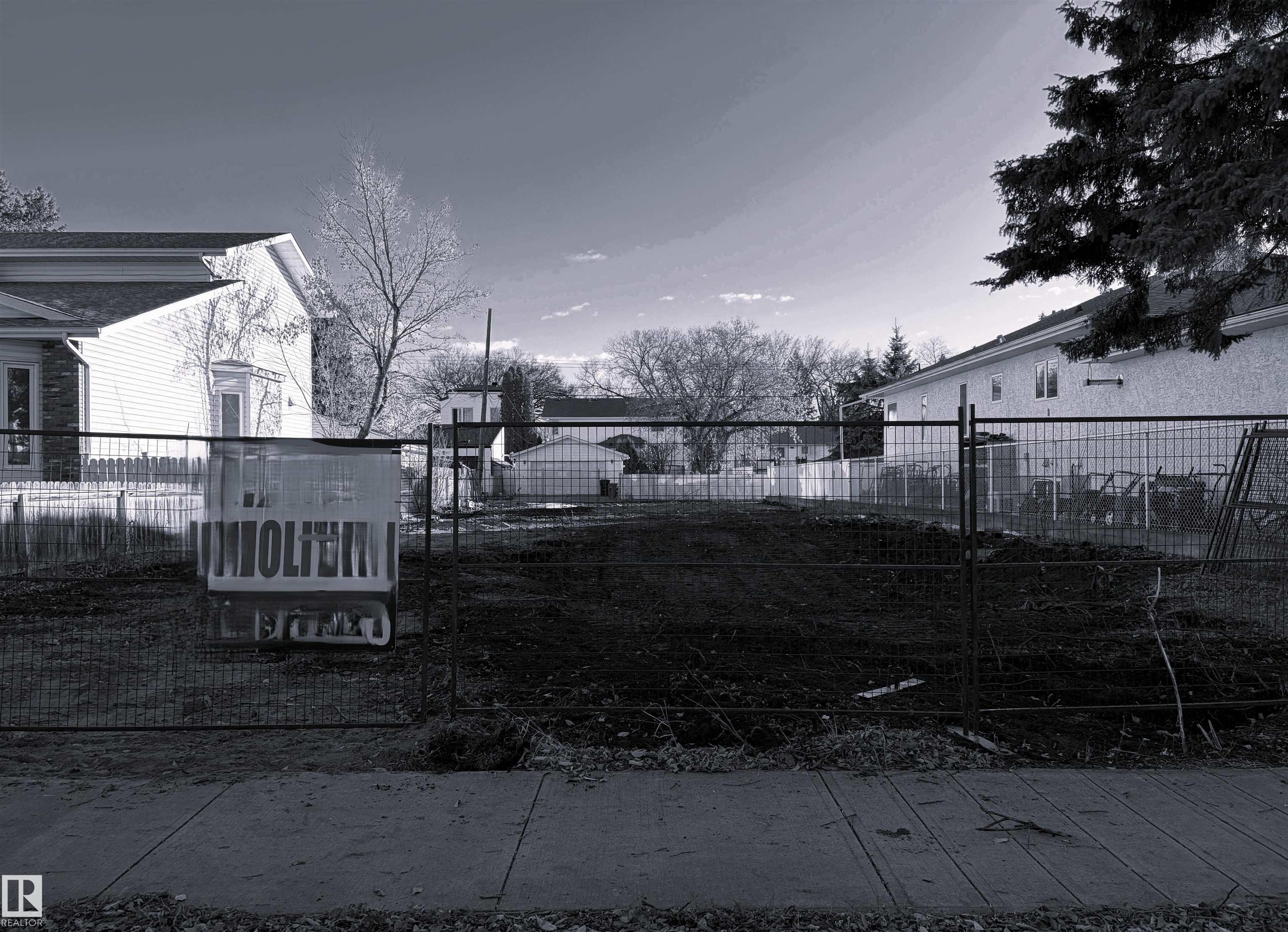 9723 152 Street NW, West Jasper Place, Edmonton photo number 2