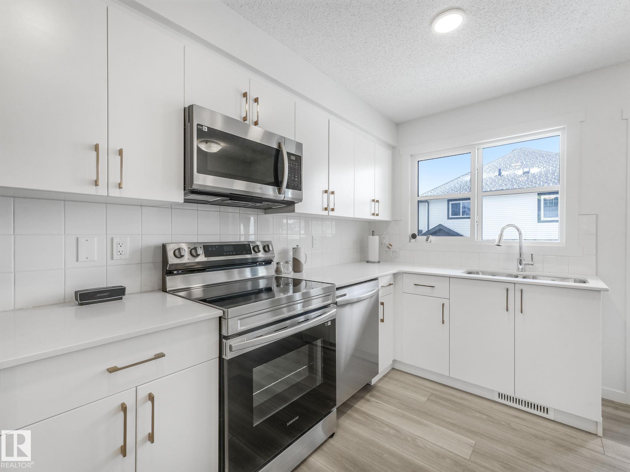 Photo 12 at 18 - 1203 163 Street SW, Glenridding Heights, Edmonton