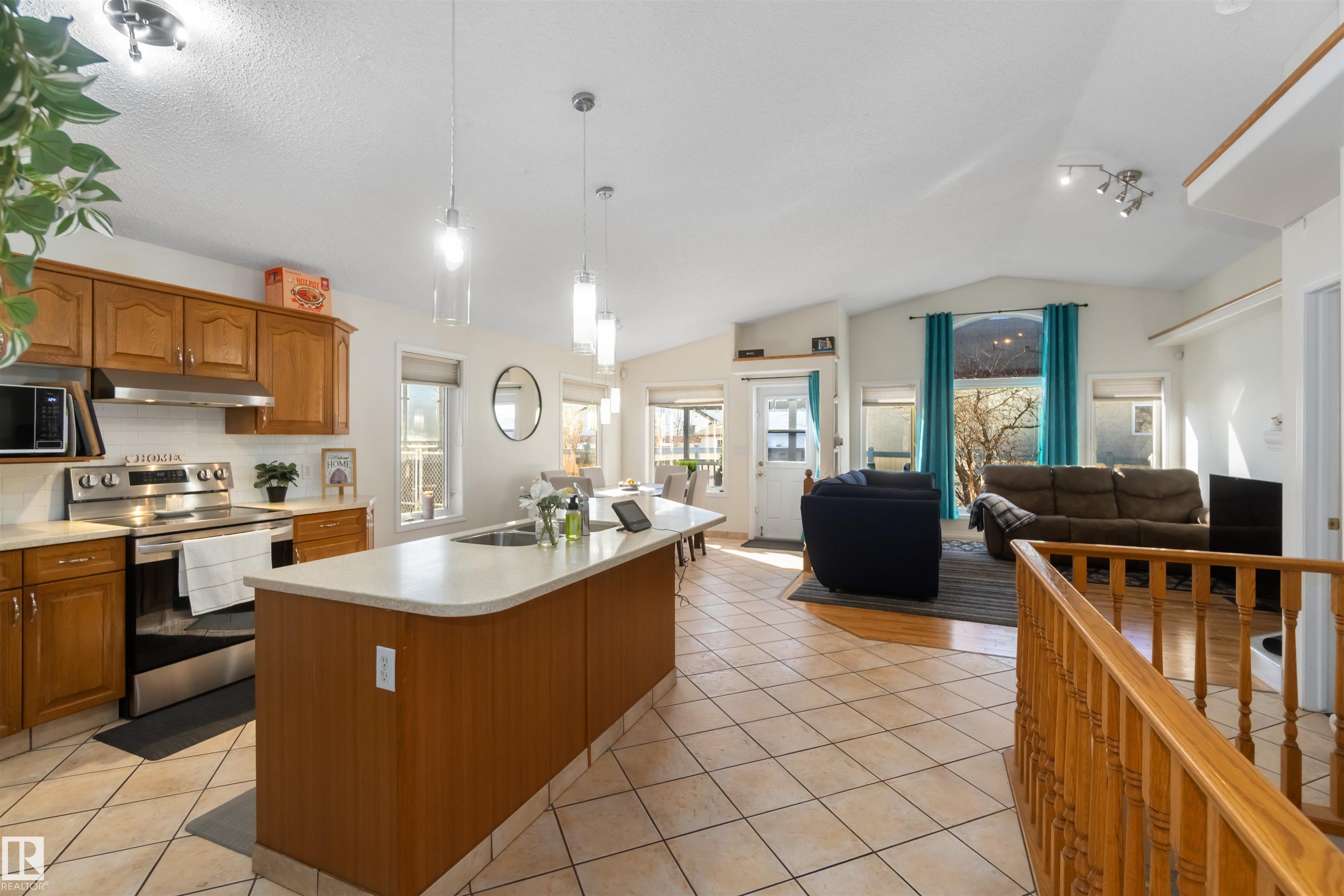 Photo 13 at 16012 78 Street NW, Mayliewan, Edmonton