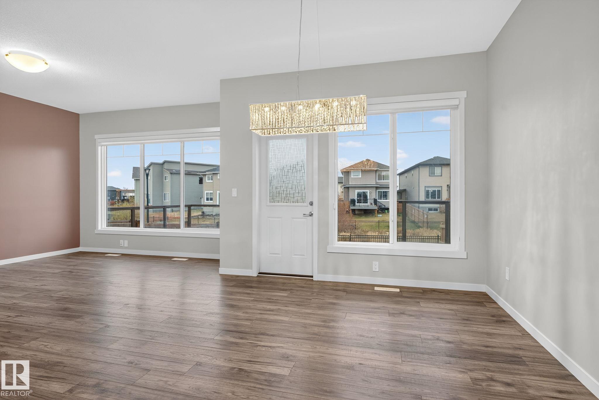 Photo 13 at 3319 8 Street NW, Maple Crest, Edmonton