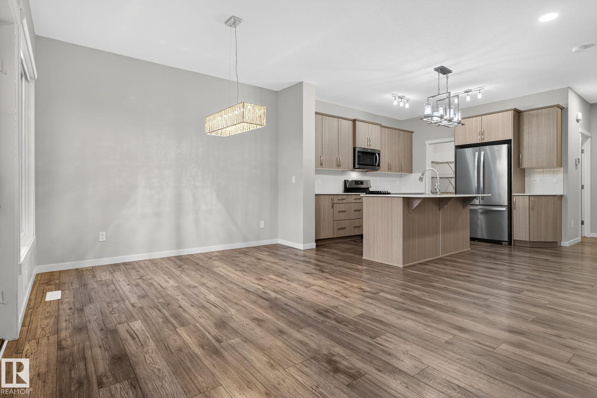 Photo 14 at 3319 8 Street NW, Maple Crest, Edmonton