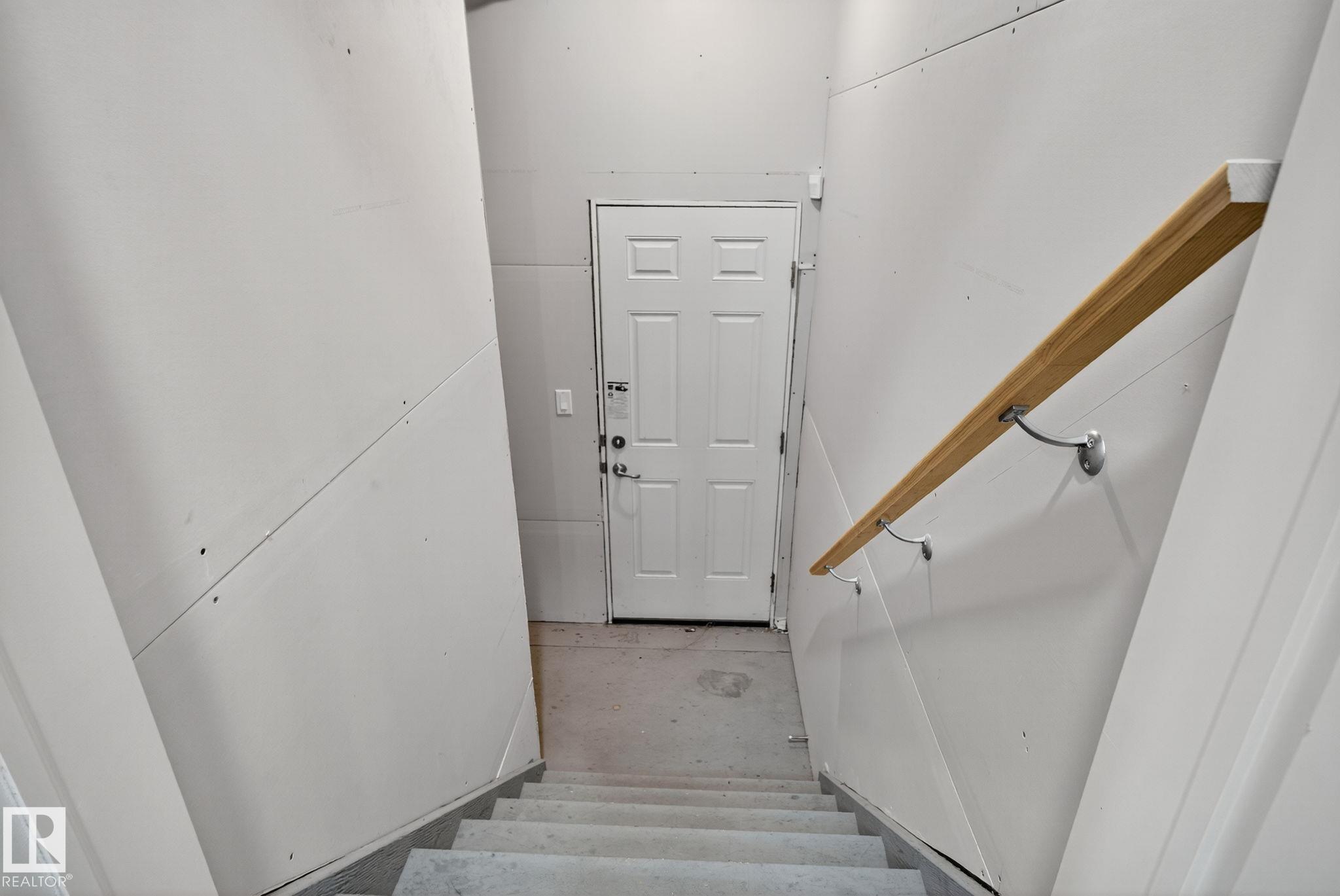 Photo 34 at 3319 8 Street NW, Maple Crest, Edmonton