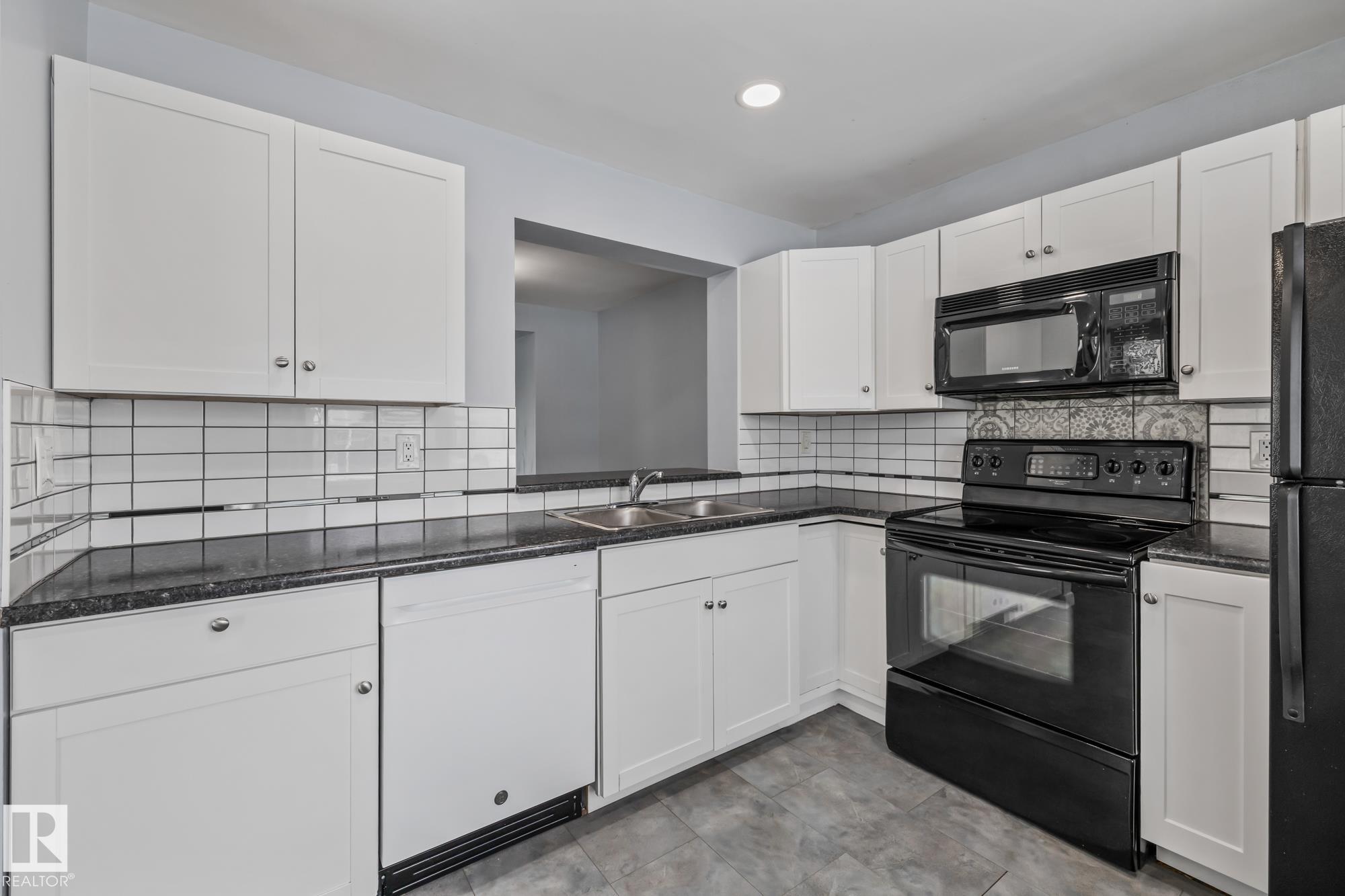 Photo 5 at 2149 141 Avenue NW, Bannerman, Edmonton