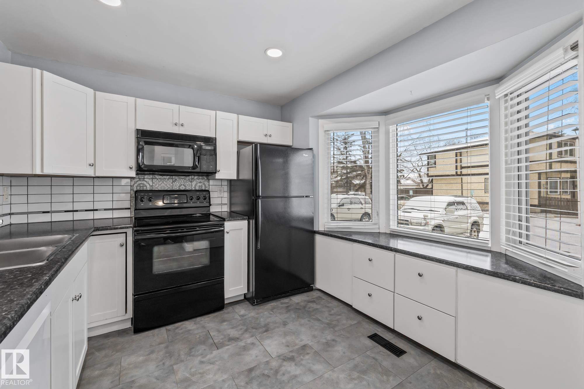 Photo 7 at 2149 141 Avenue NW, Bannerman, Edmonton