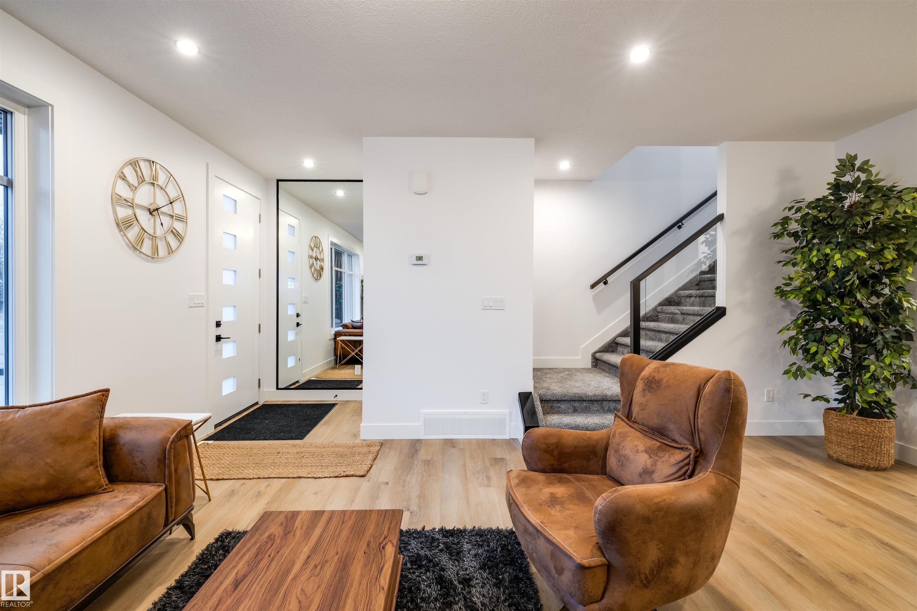 Photo 9 at 11155 62 Avenue NW, Parkallen, Edmonton