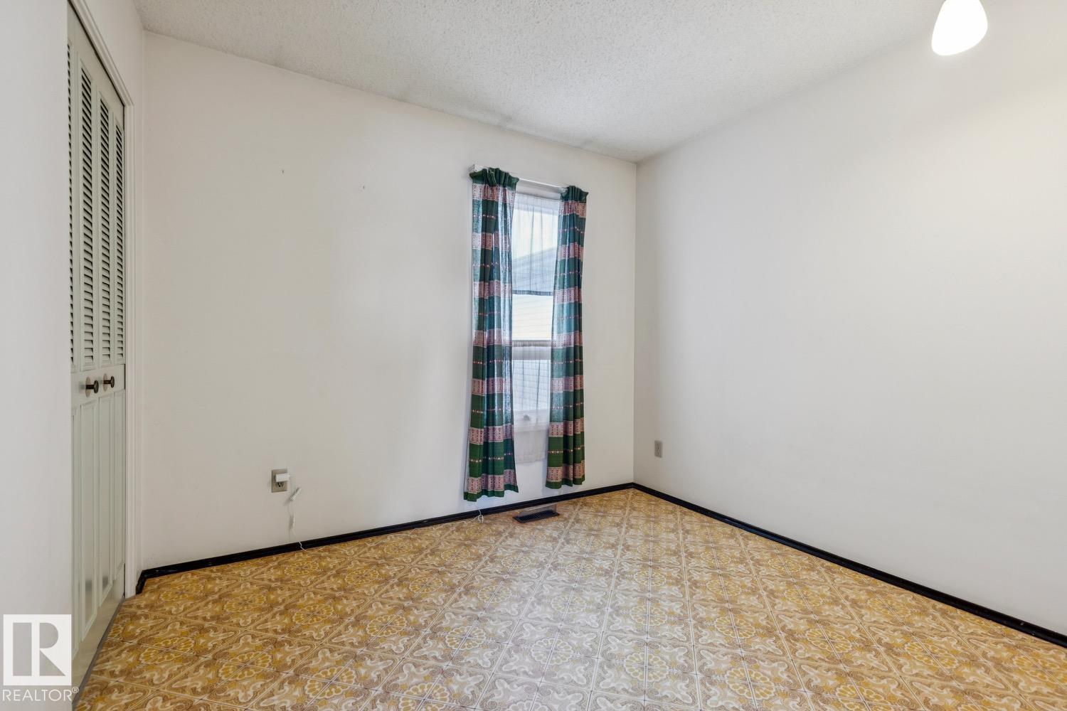 Photo 29 at 5512 150 Avenue NW, Casselman, Edmonton