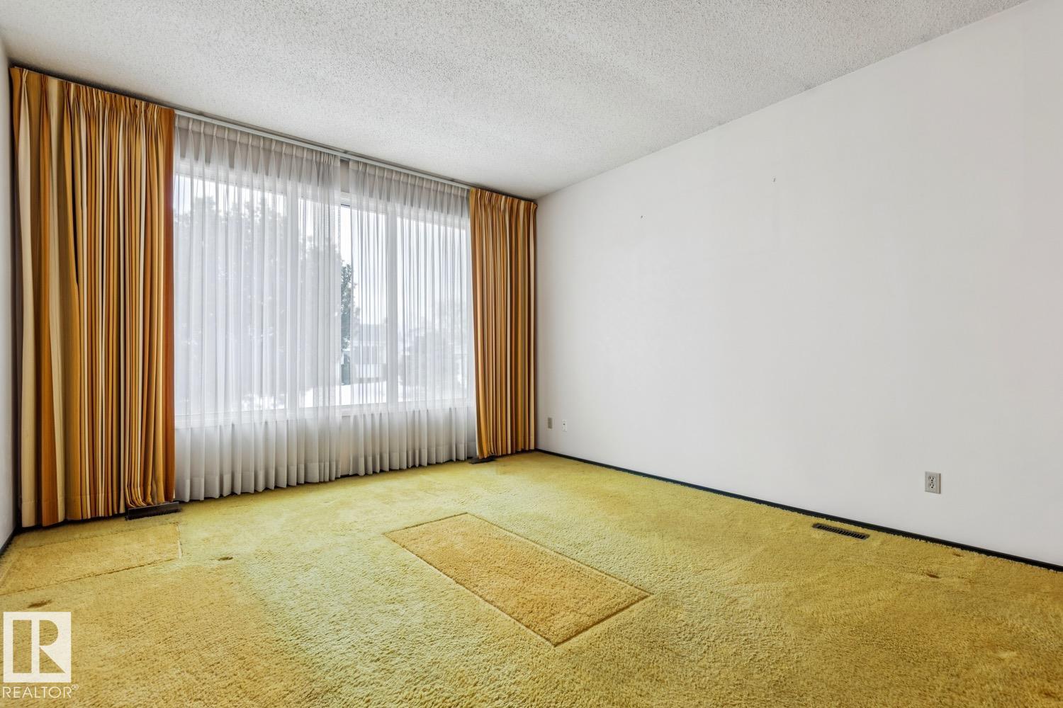 Photo 8 at 5512 150 Avenue NW, Casselman, Edmonton