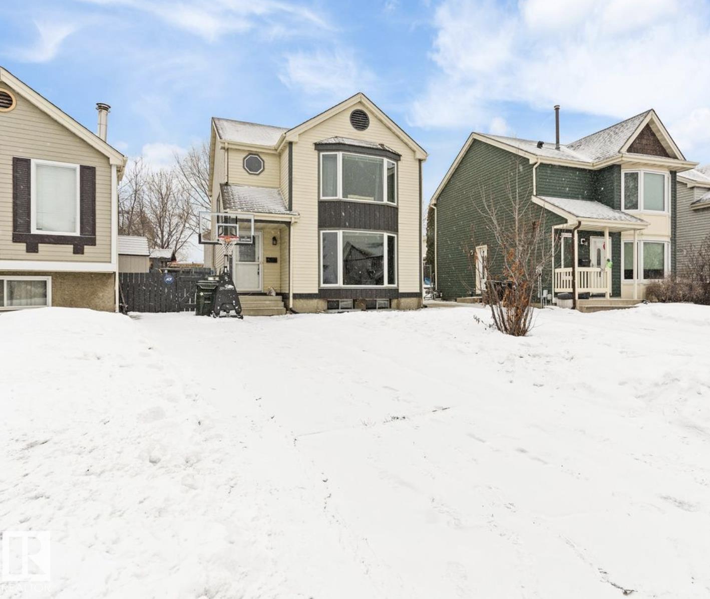 263 Vantage Lane, Village on the Lake, Sherwood Park