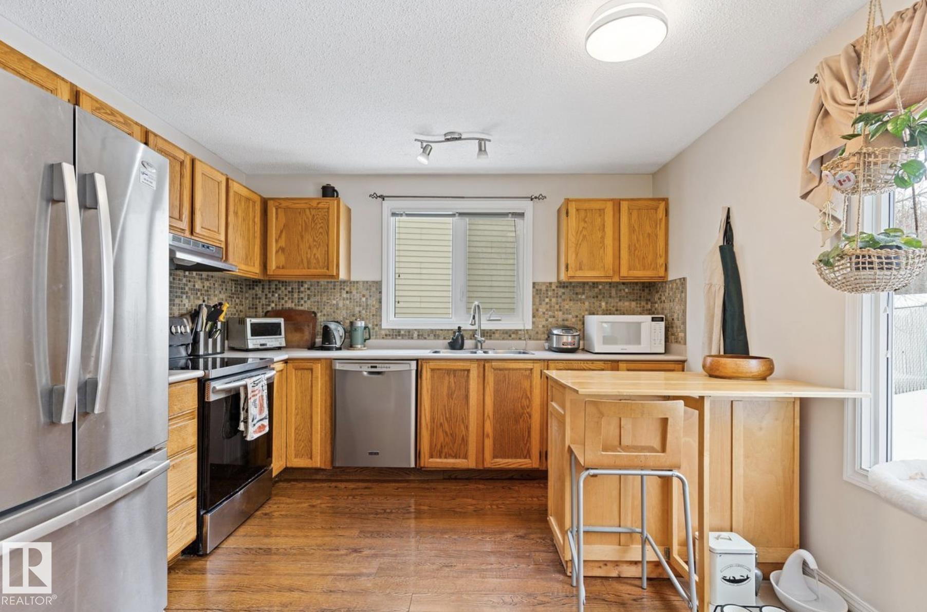 Photo 14 at 263 Vantage Lane, Village on the Lake, Sherwood Park