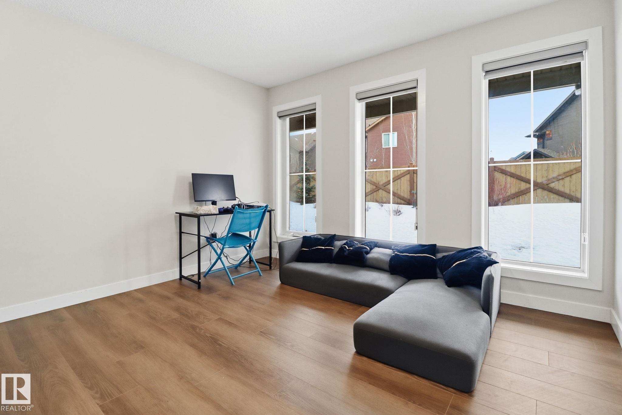 Picture for #25 1051 GRAYDON HILL BV SW